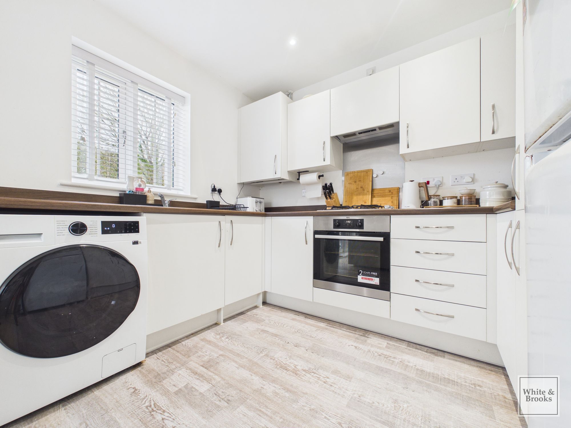 2 bed flat for sale in Bittern Way, Merchant House Bittern Way, PO20  - Property Image 3