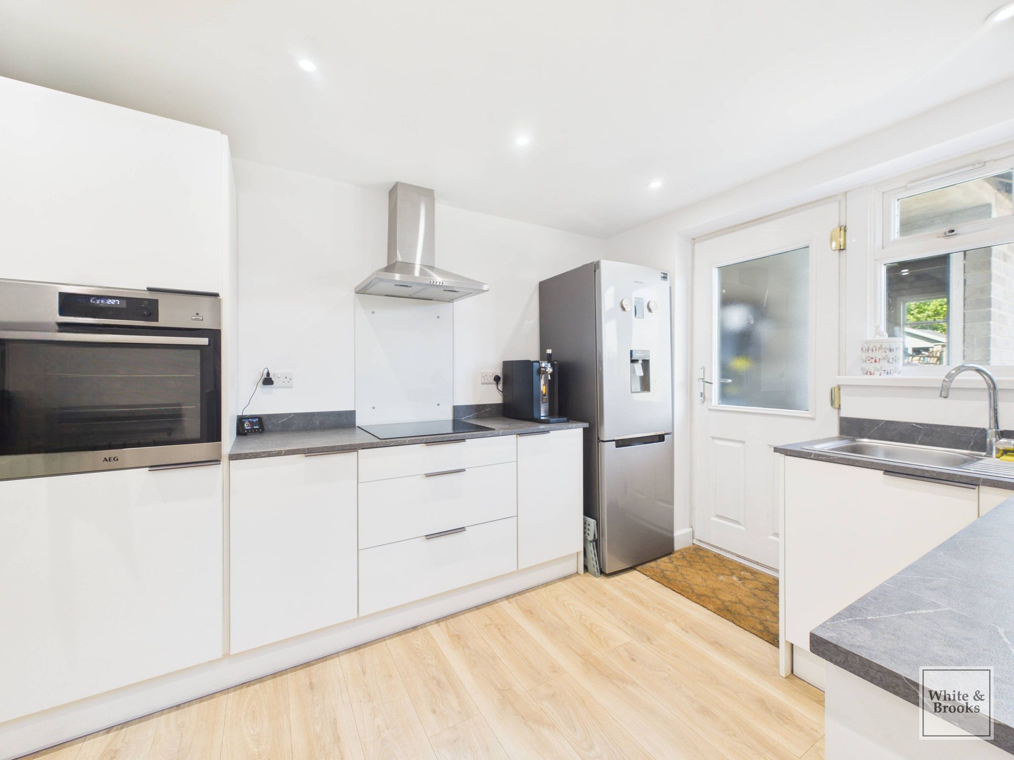 2 bed end of terrace house for sale in Hearn Close, Tangmere, PO20  - Property Image 7
