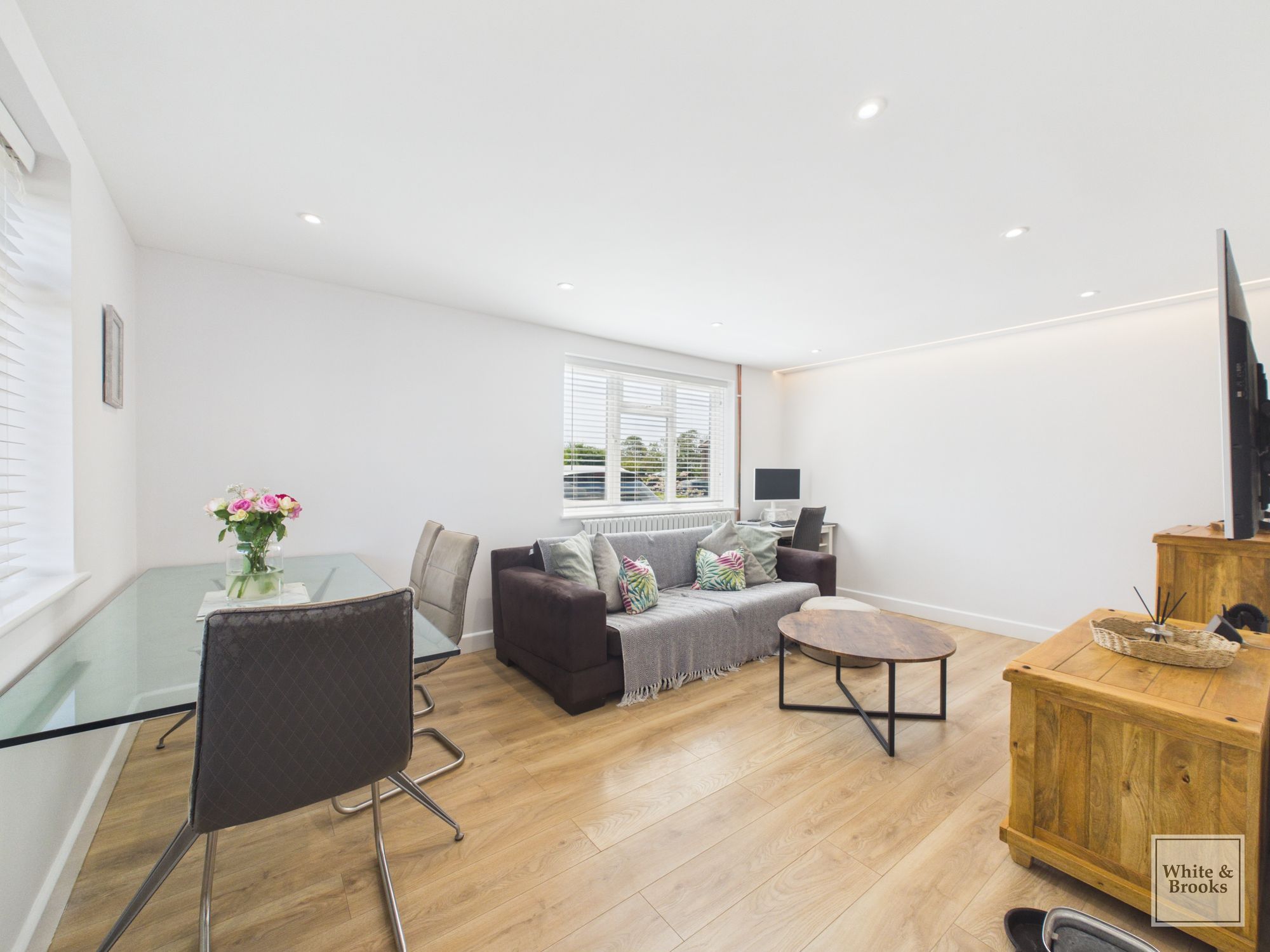2 bed end of terrace house for sale in Hearn Close, Tangmere, PO20 1