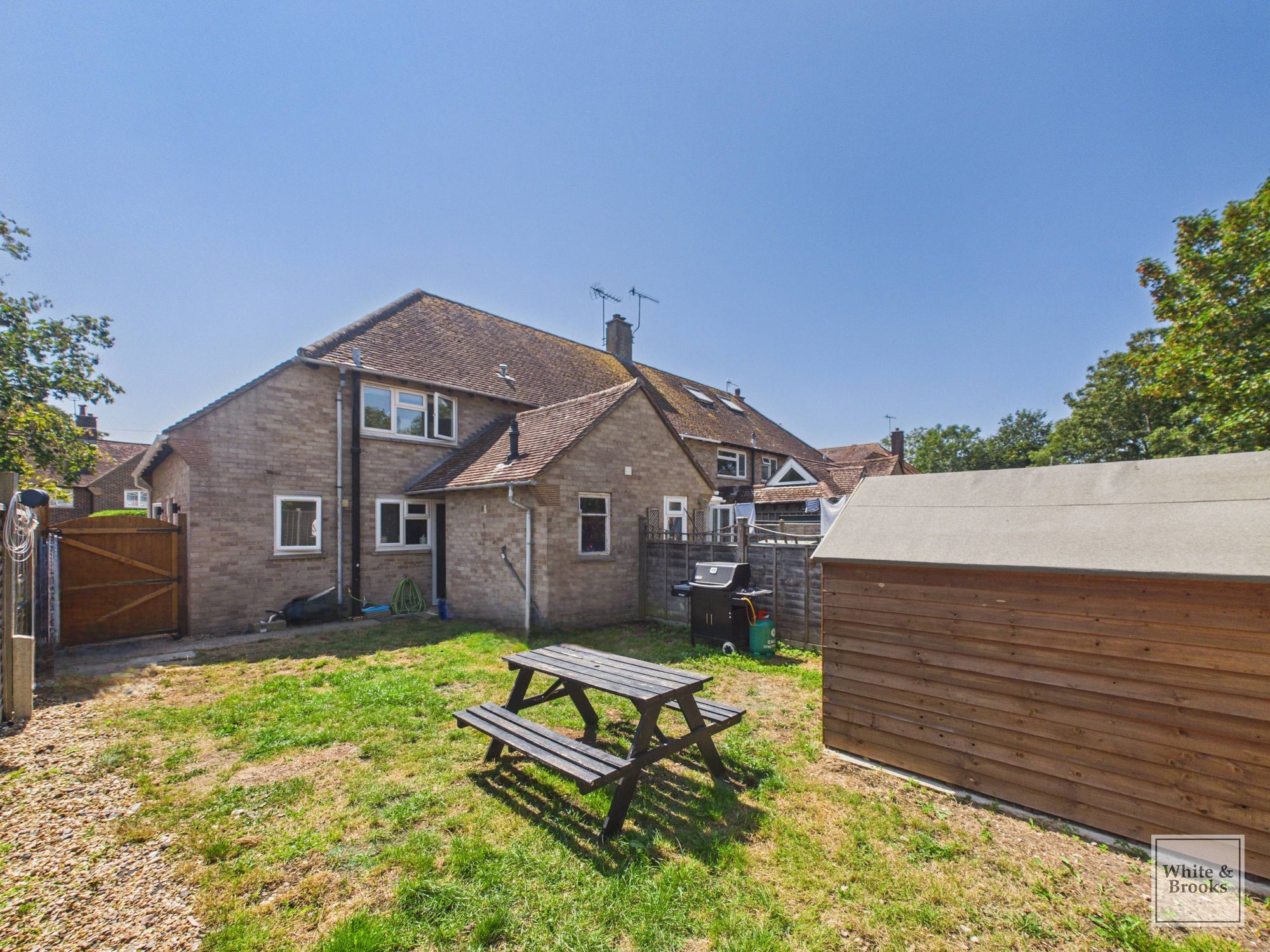 2 bed end of terrace house for sale in Hearn Close, Tangmere, PO20  - Property Image 4