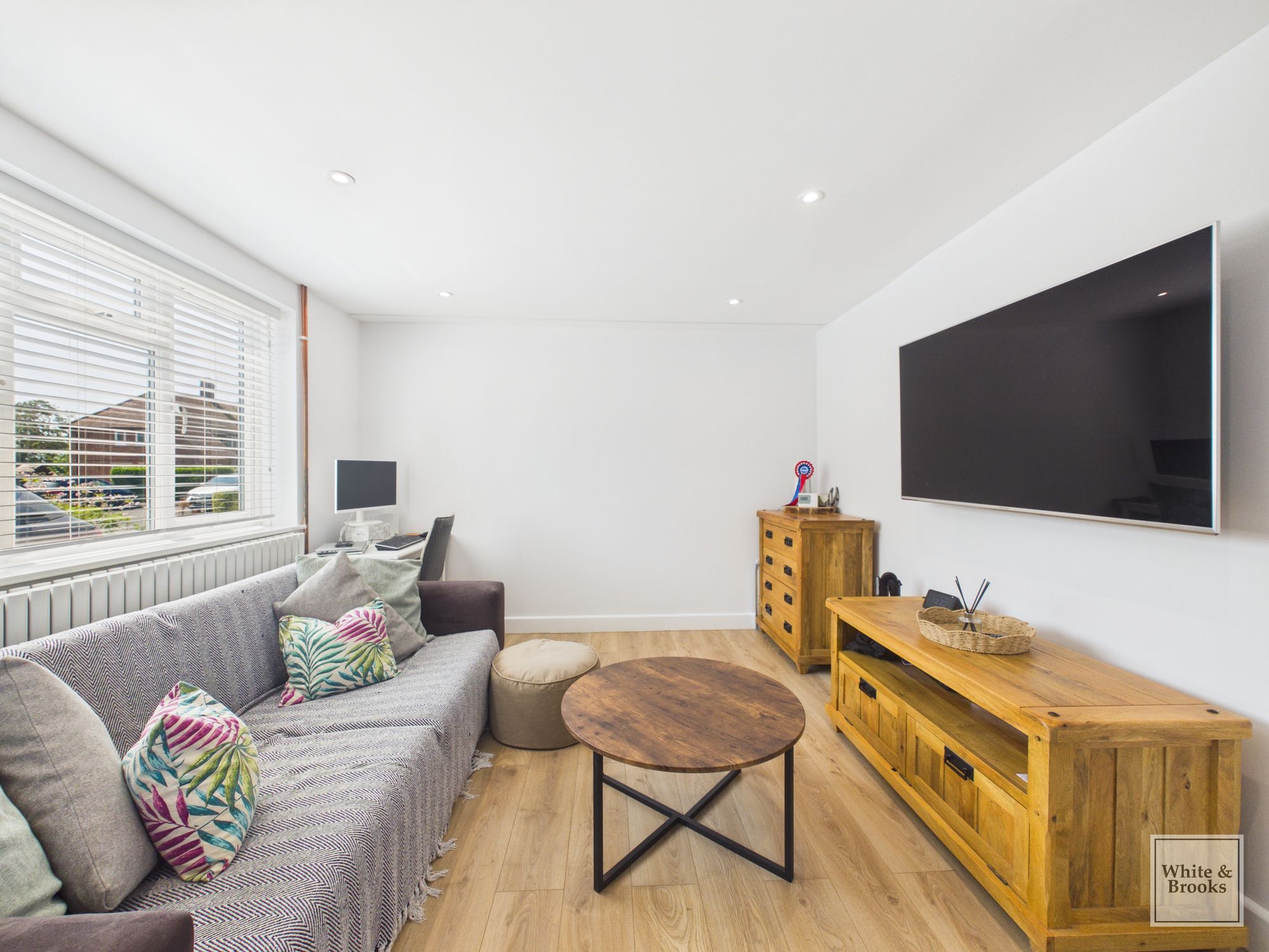 2 bed end of terrace house for sale in Hearn Close, Tangmere, PO20  - Property Image 6