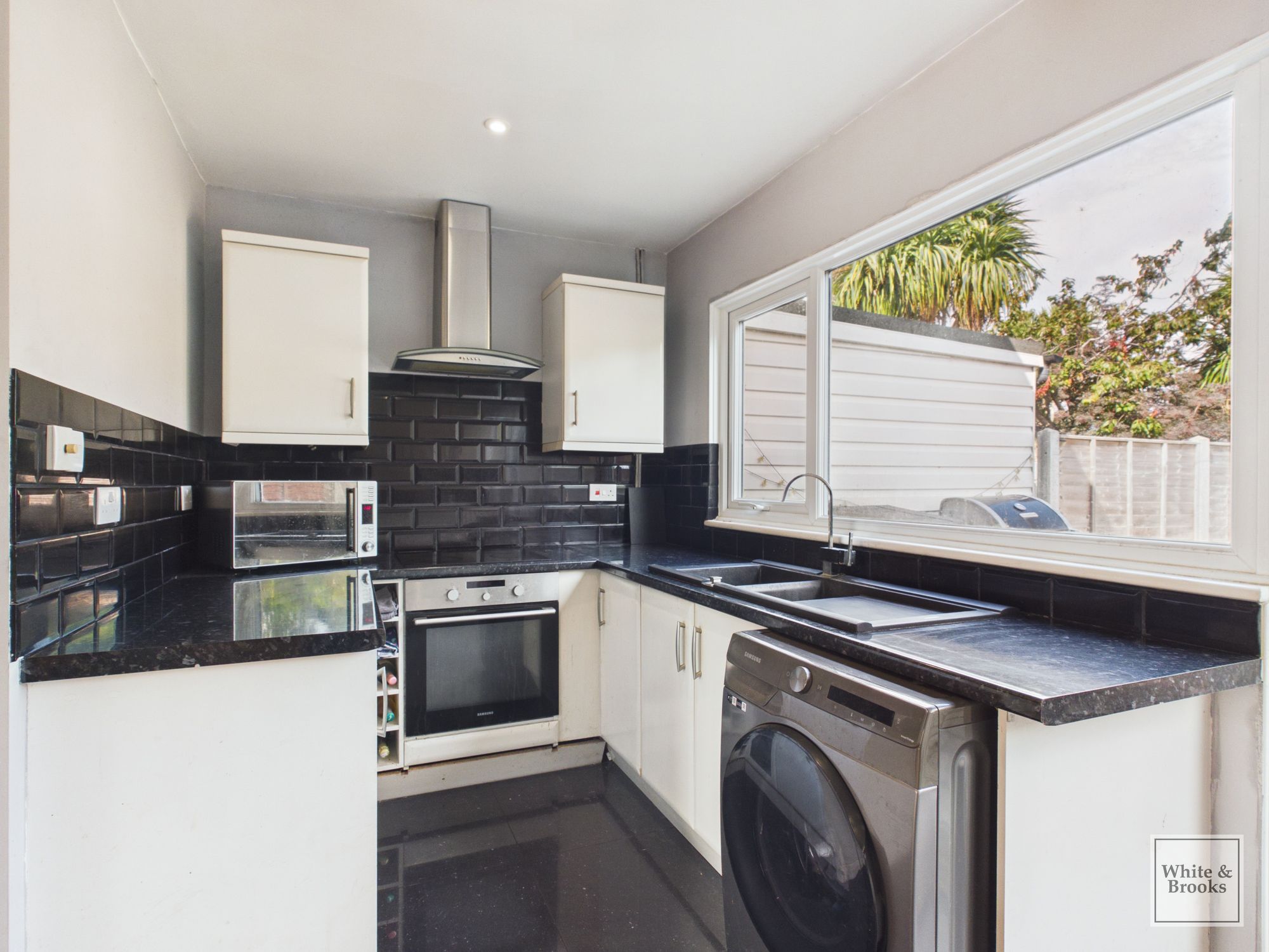 3 bed mid-terraced house for sale in Stroud Green Drive, Bognor Regis, PO21  - Property Image 3