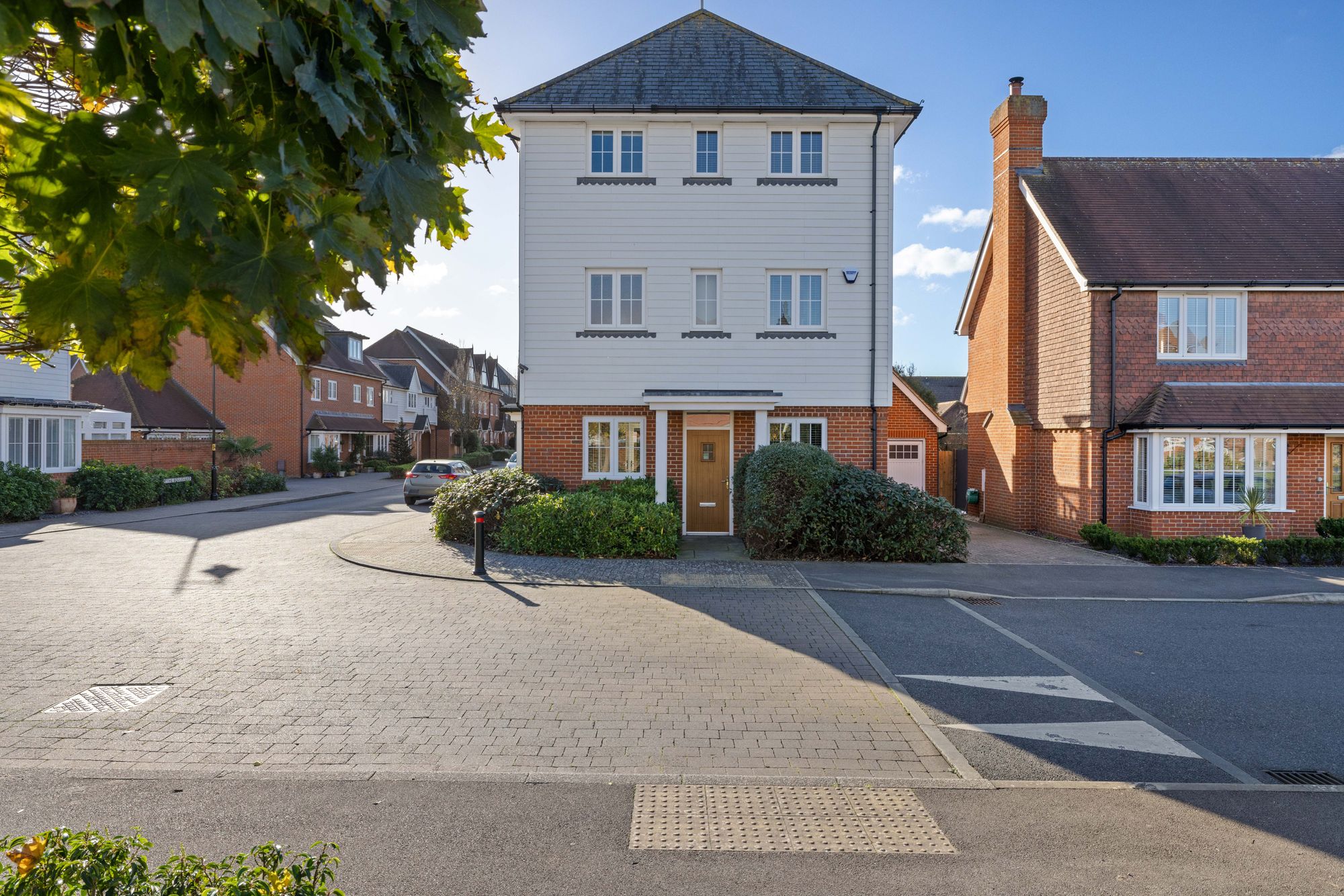 3 bed detached house for sale in Sonning Crescent, Bognor Regis, PO21 - Property Image 1