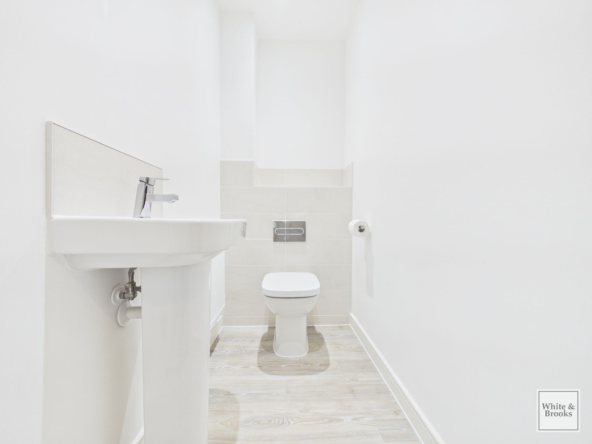3 bed end of terrace house for sale in Woods Road, Chichester, PO19 10