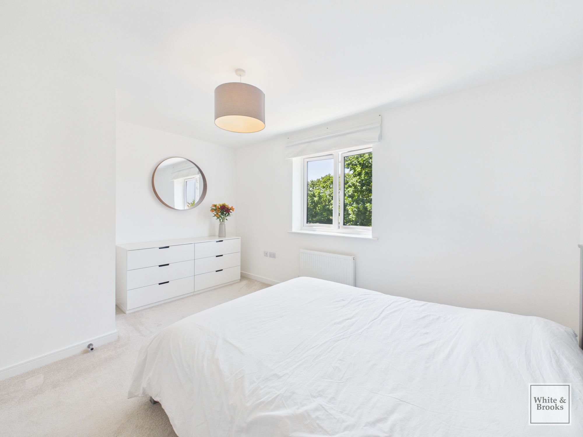 3 bed end of terrace house for sale in Woods Road, Chichester, PO19 11