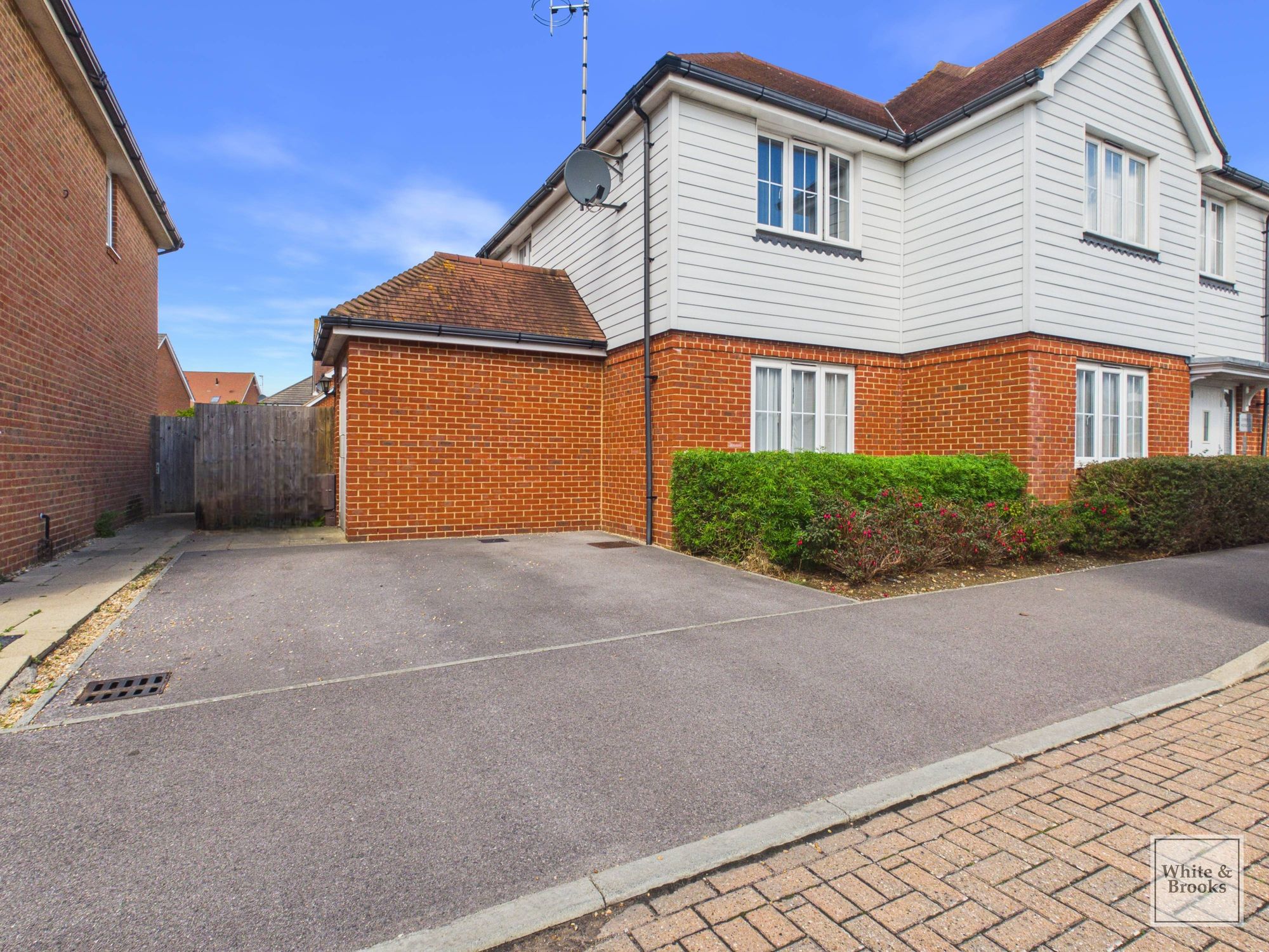 1 bed flat for sale in Kelmscott Way, Bognor Regis, PO21  - Property Image 1