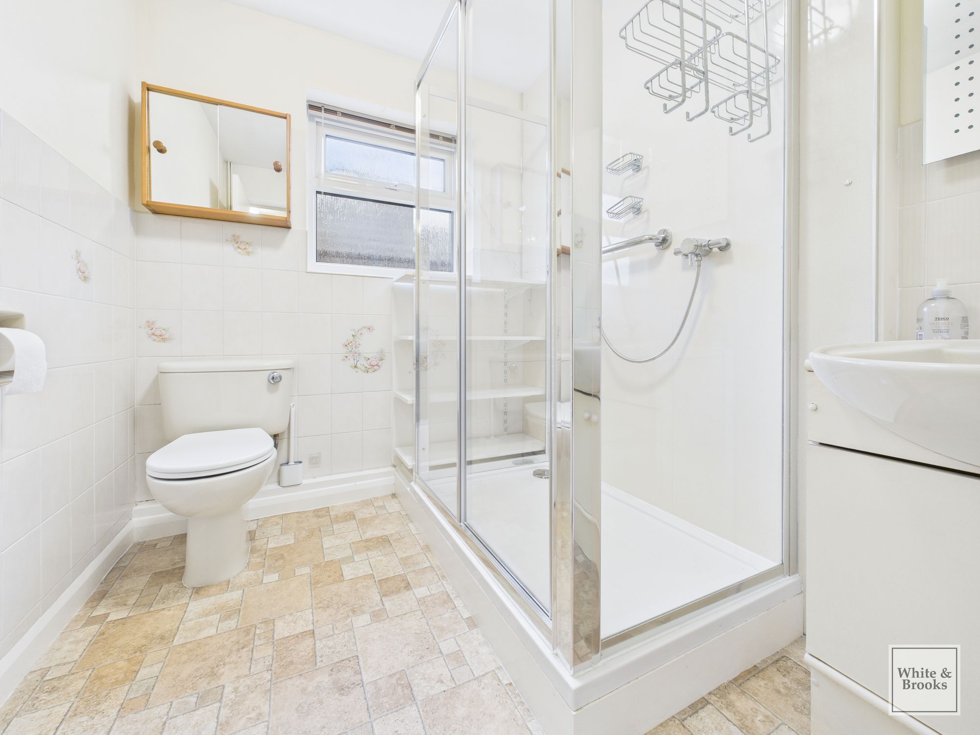 2 bed detached bungalow for sale in The Avenue, Hambrook, PO18  - Property Image 4