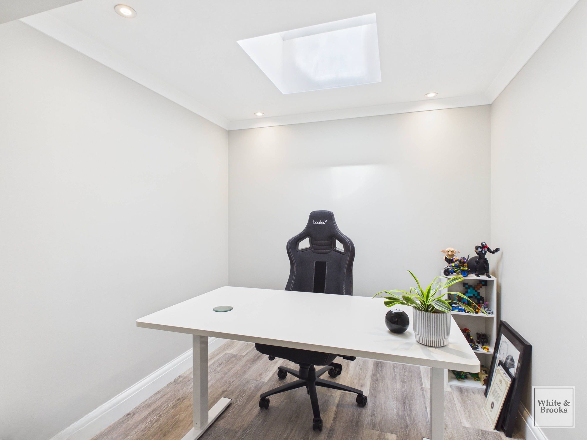 4 bed semi-detached house for sale in Waterford Gardens, Climping, BN17  - Property Image 9