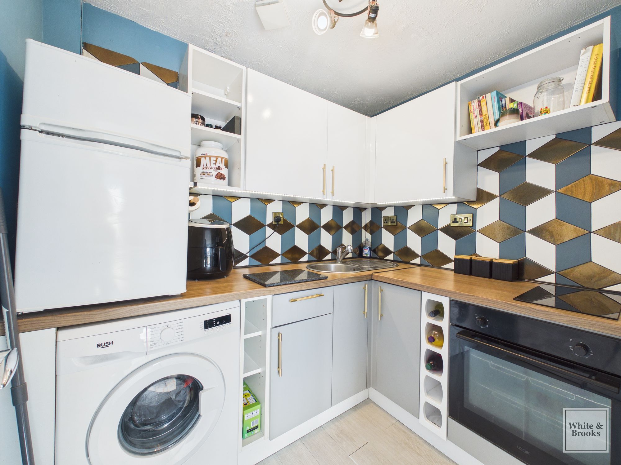 1 bed flat for sale in Manor Way, Elmer, PO22  - Property Image 3