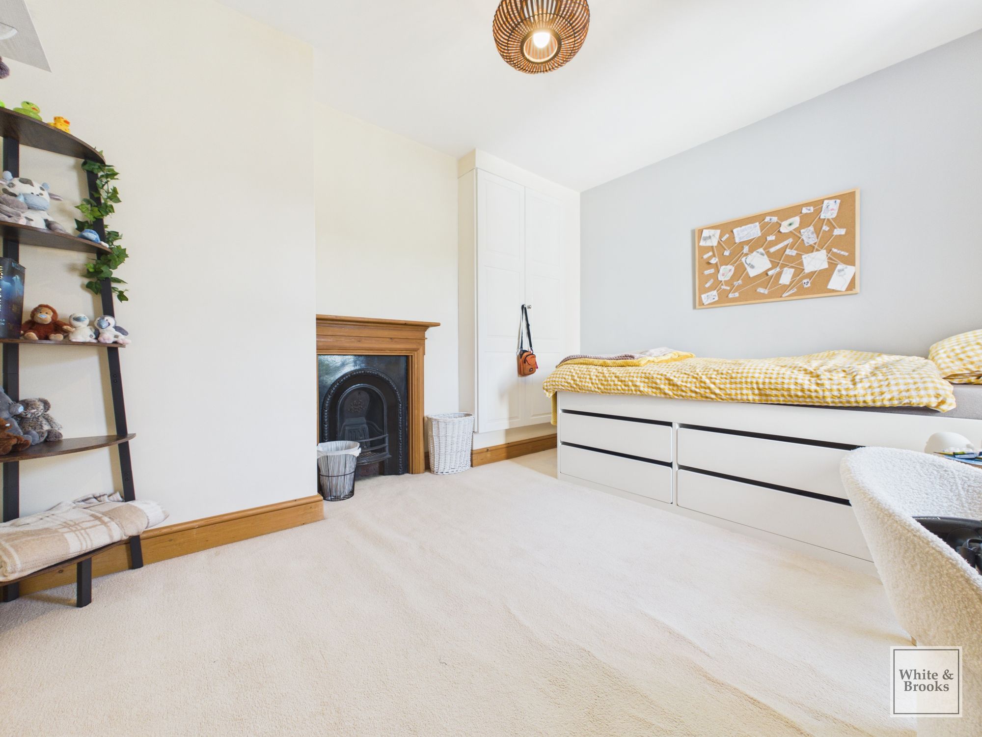 3 bed terraced house for sale in Cleveland Road, Chichester, PO19  - Property Image 9