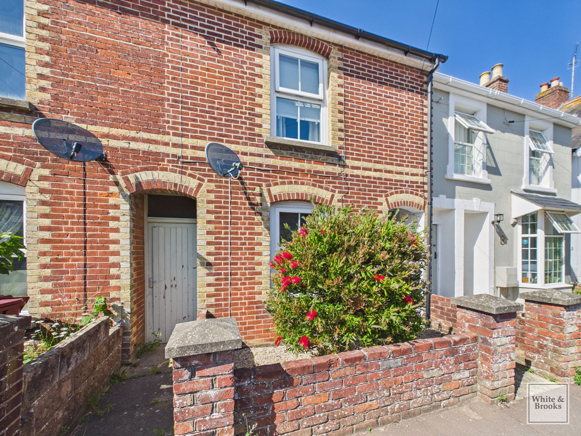 3 bed terraced house for sale in Cleveland Road, Chichester, PO19 - Property Image 1
