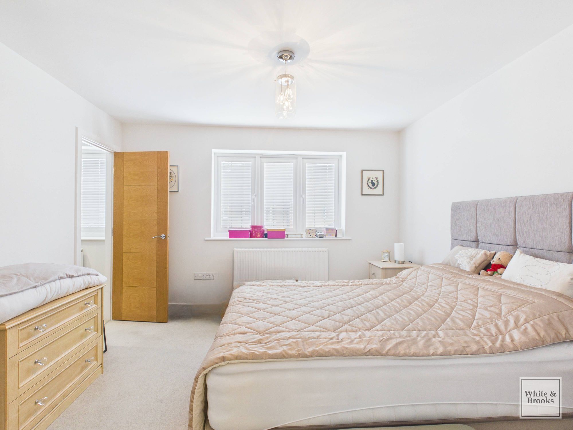 4 bed end of terrace house for sale in Morris Square, Bognor Regis, PO21 3