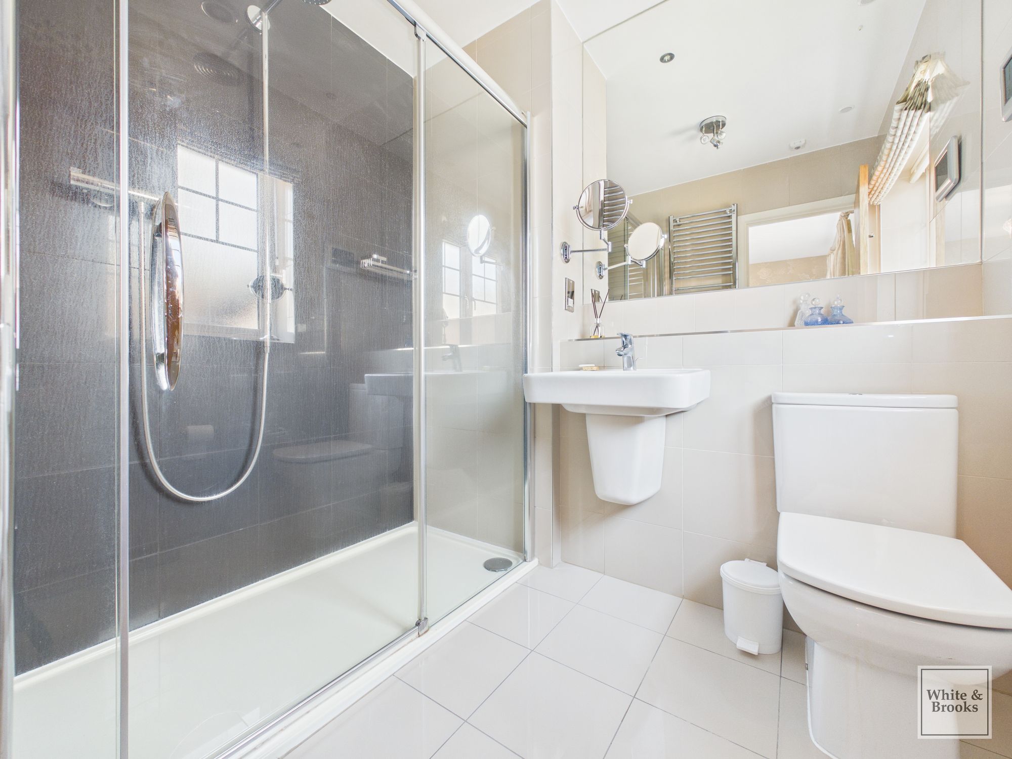 3 bed end of terrace house for sale in Meadow Close, Lavant, PO18 14