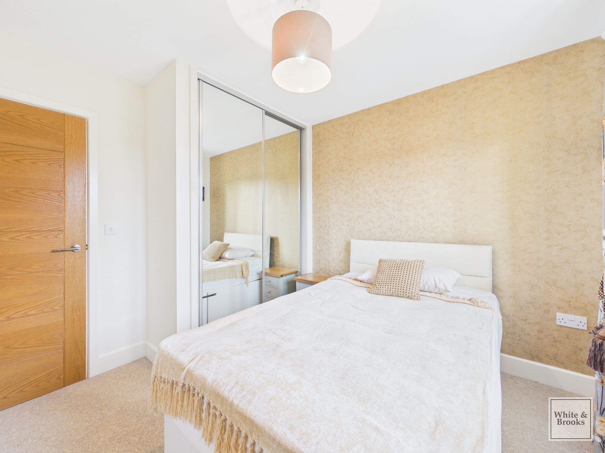 3 bed end of terrace house for sale in Meadow Close, Lavant, PO18 16