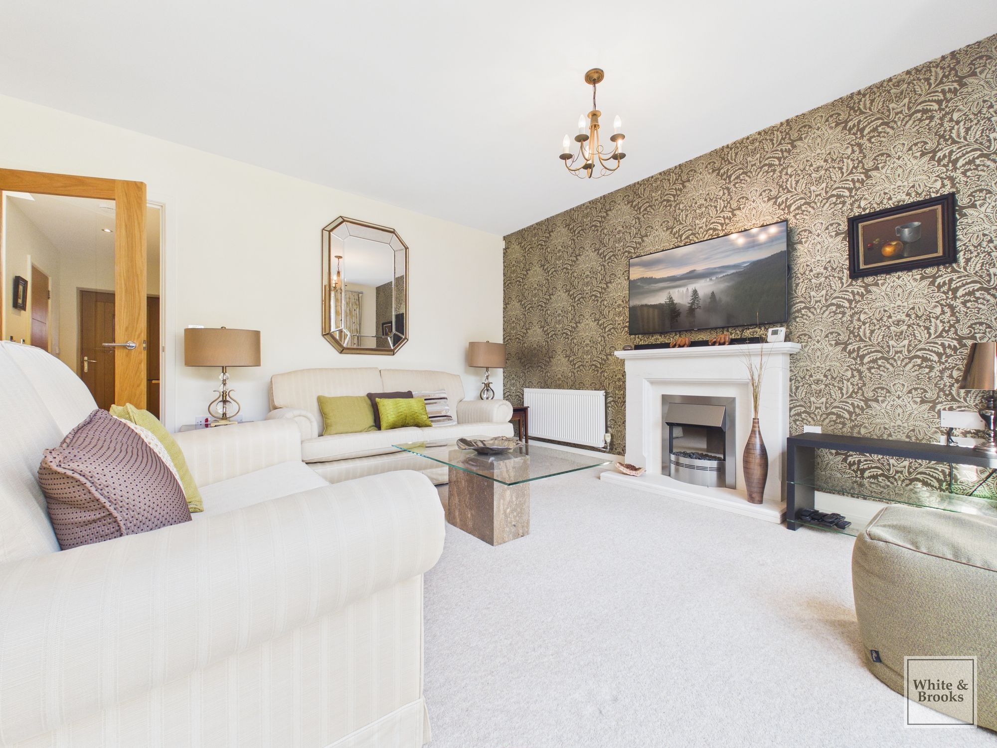 3 bed end of terrace house for sale in Meadow Close, Lavant, PO18 4