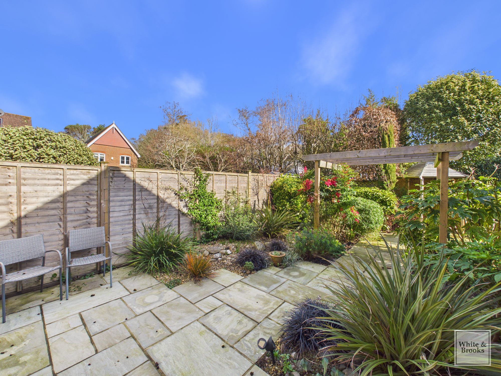 3 bed end of terrace house for sale in Meadow Close, Lavant, PO18  - Property Image 4