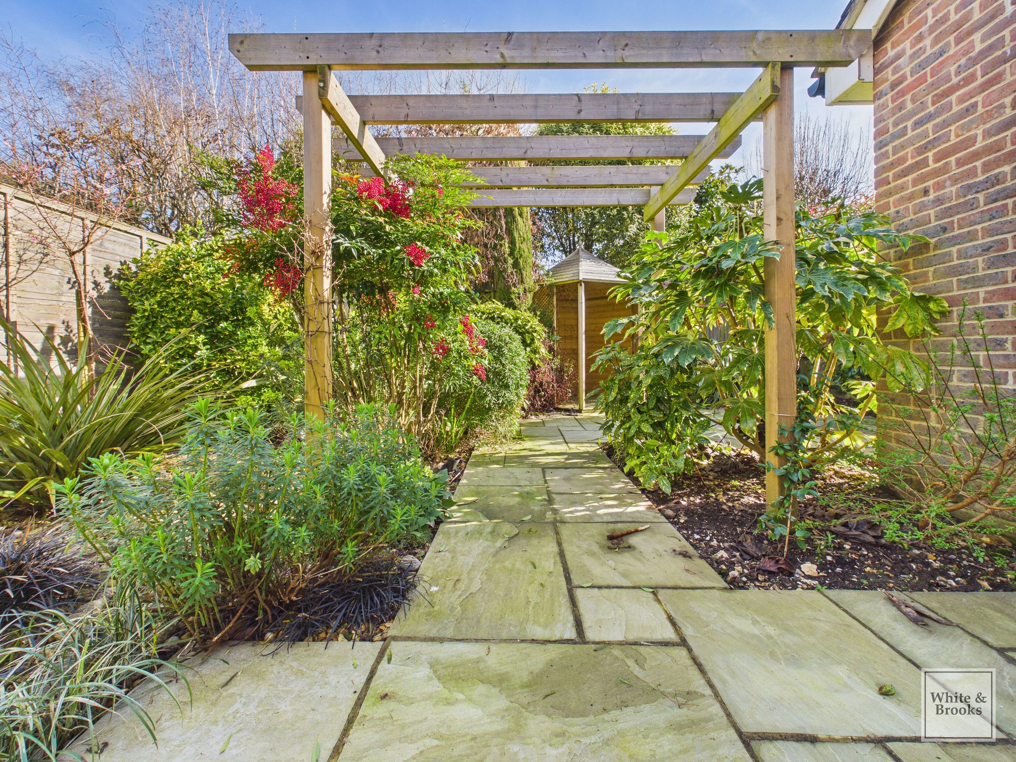 3 bed end of terrace house for sale in Meadow Close, Lavant, PO18 22