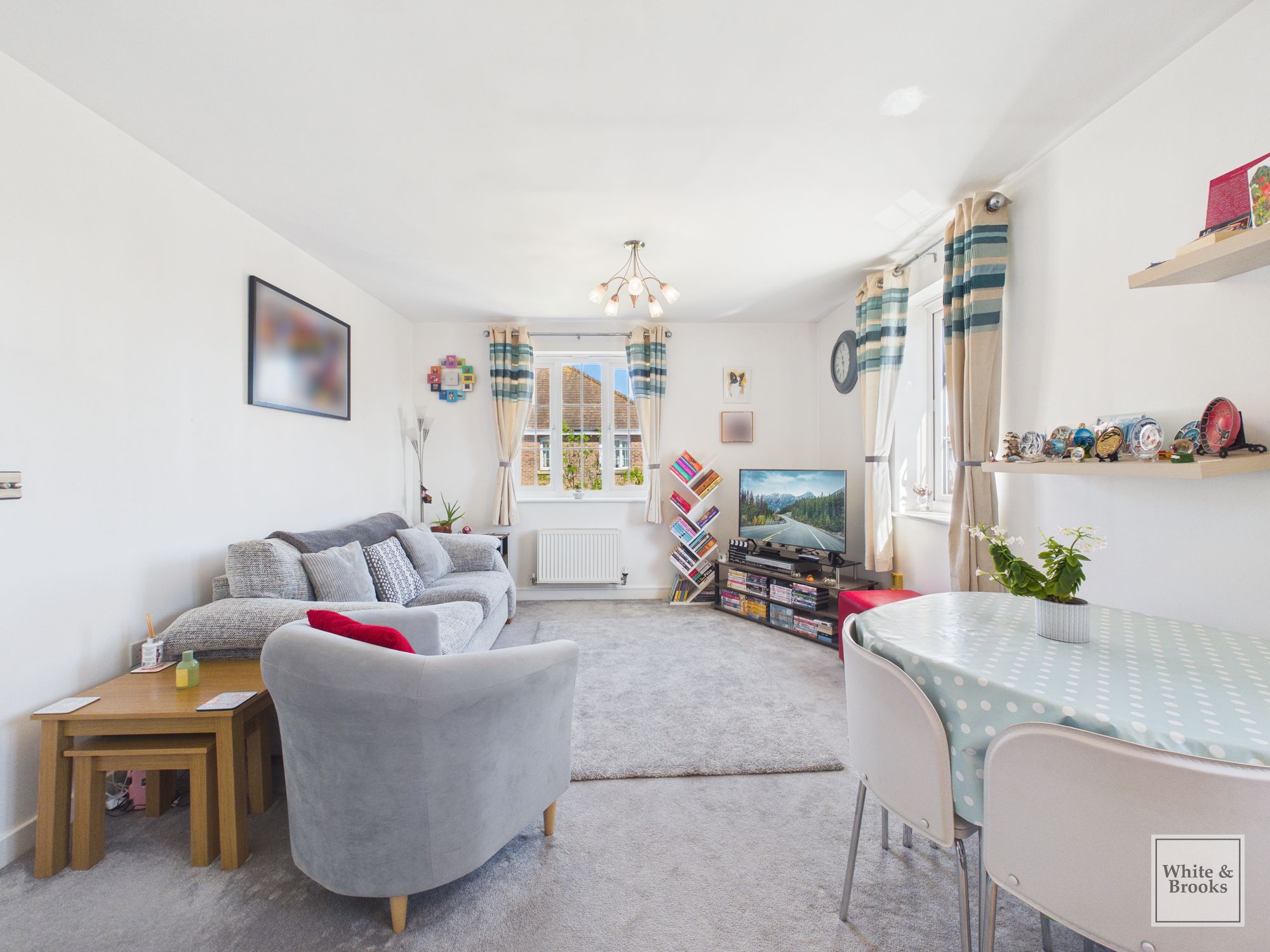 2 bed flat for sale in The Boulevard, Tangmere, PO20  - Property Image 2