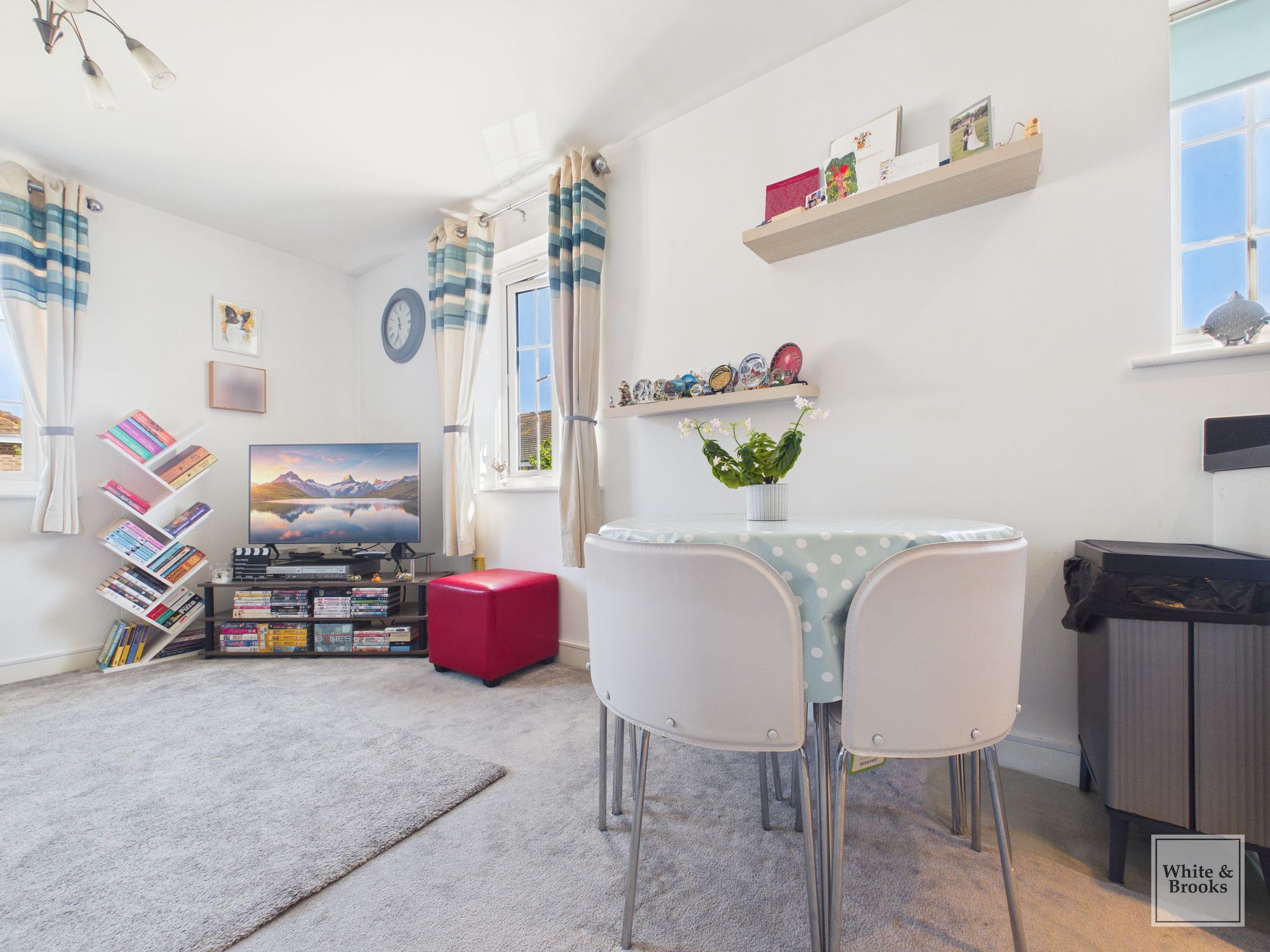 2 bed flat for sale in The Boulevard, Tangmere, PO20  - Property Image 6
