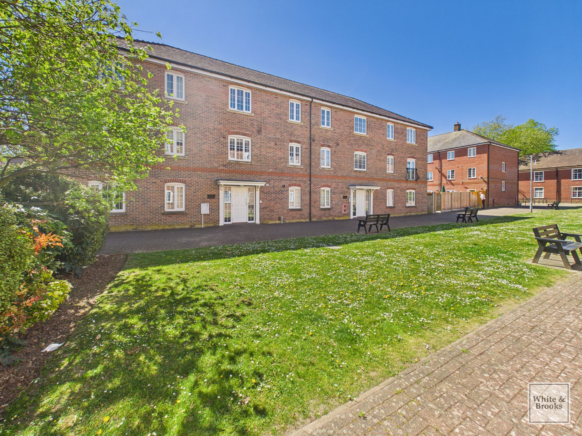 2 bed flat for sale in The Boulevard, Tangmere, PO20  - Property Image 1