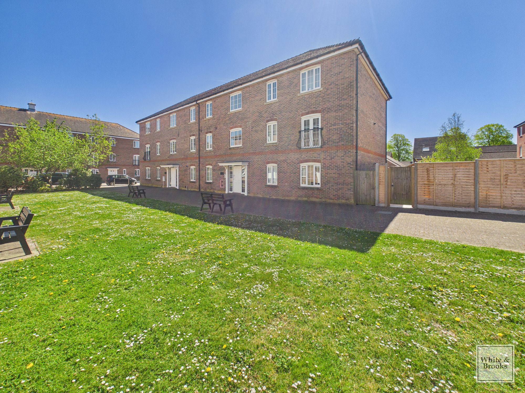 2 bed flat for sale in The Boulevard, Tangmere, PO20  - Property Image 1