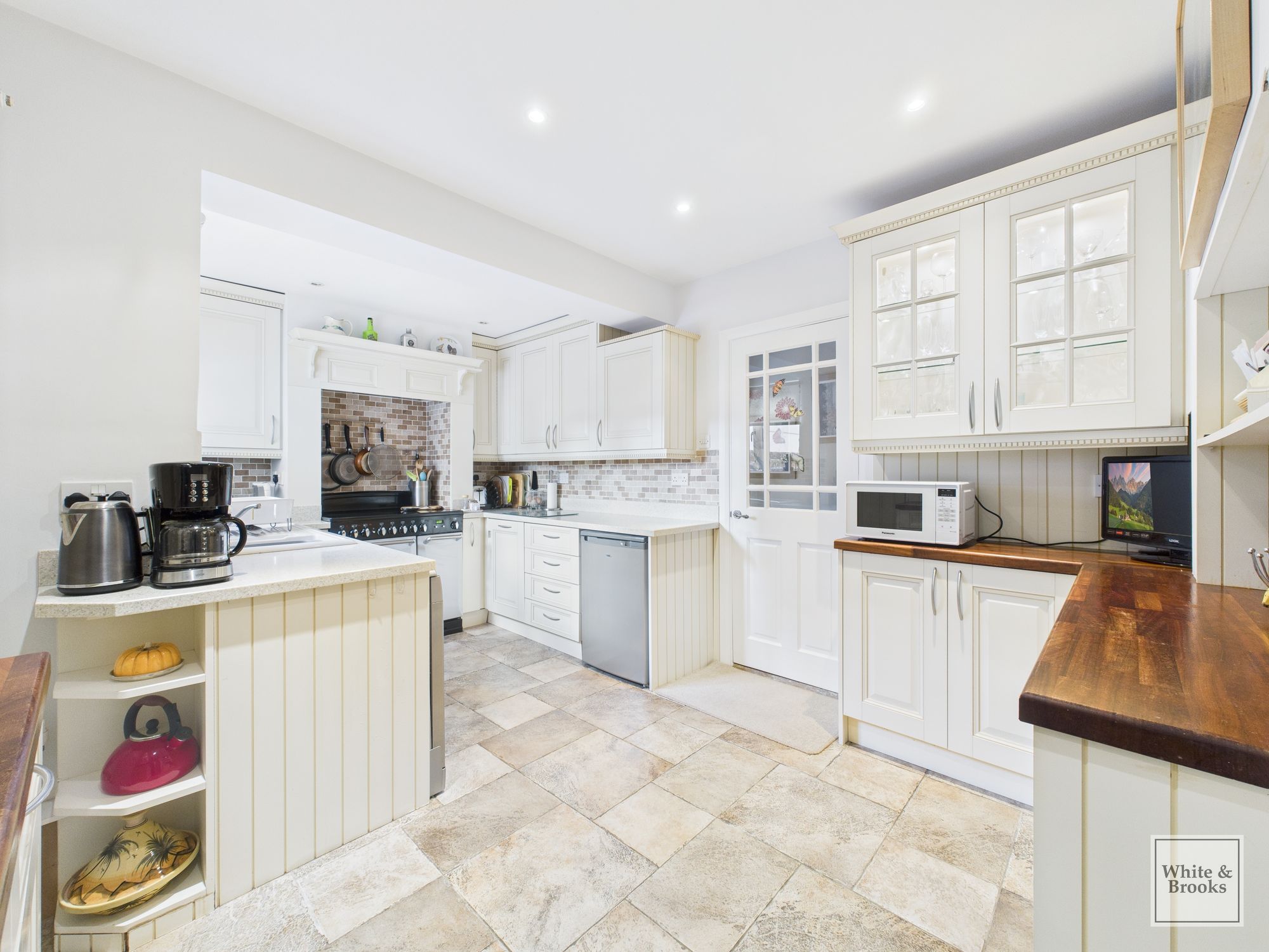 3 bed detached house for sale in Felpham Way, Felpham, PO22 8PT  - Property Image 3