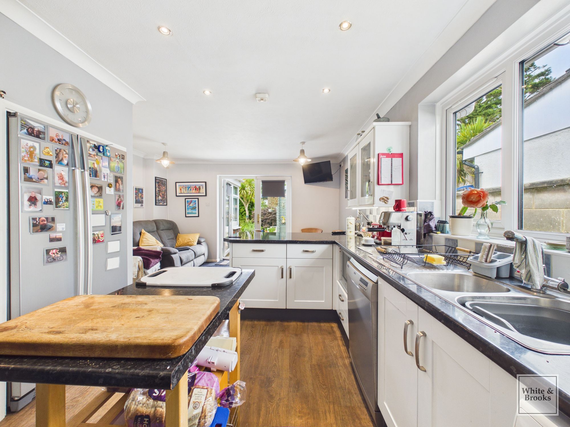 4 bed chalet for sale in Summerley Lane, Bognor Regis, PO22  - Property Image 3