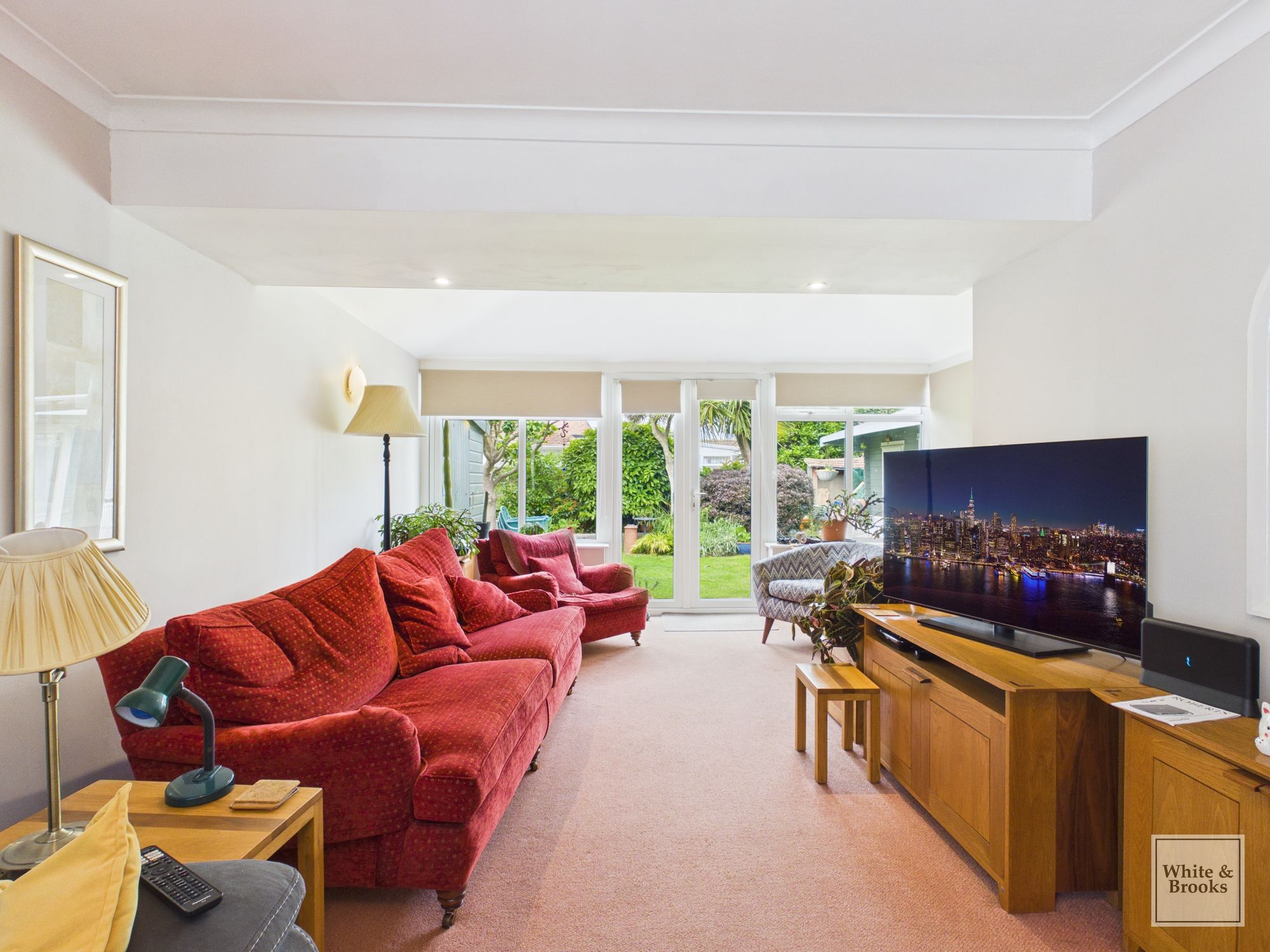 4 bed chalet for sale in Summerley Lane, Bognor Regis, PO22  - Property Image 8