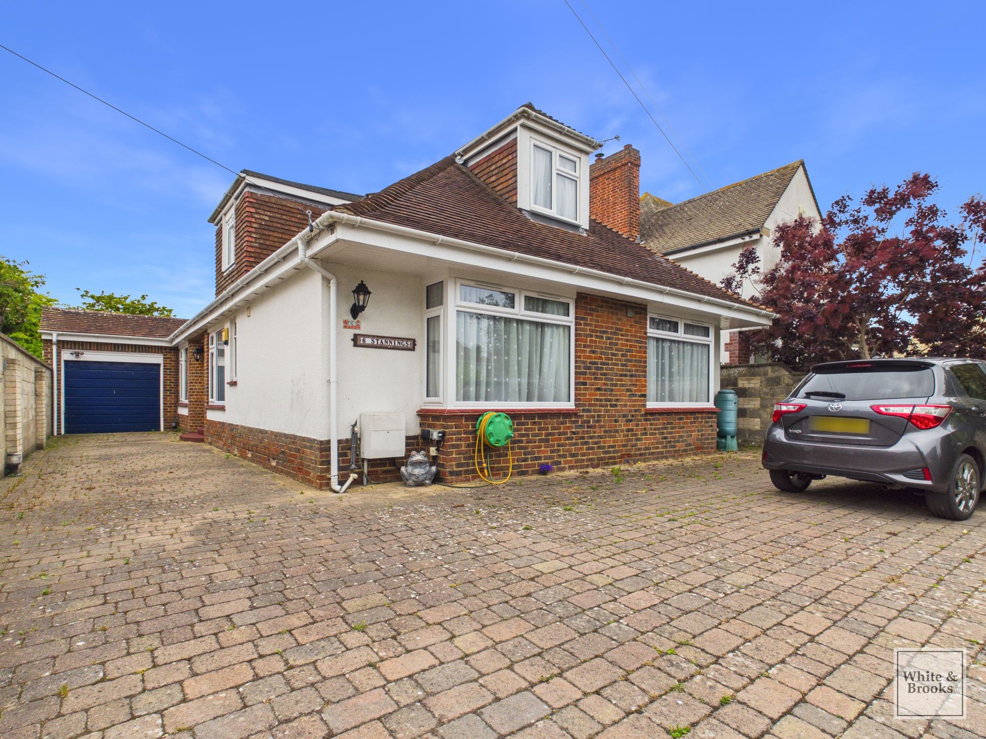 4 bed chalet for sale in Summerley Lane, Bognor Regis, PO22  - Property Image 1