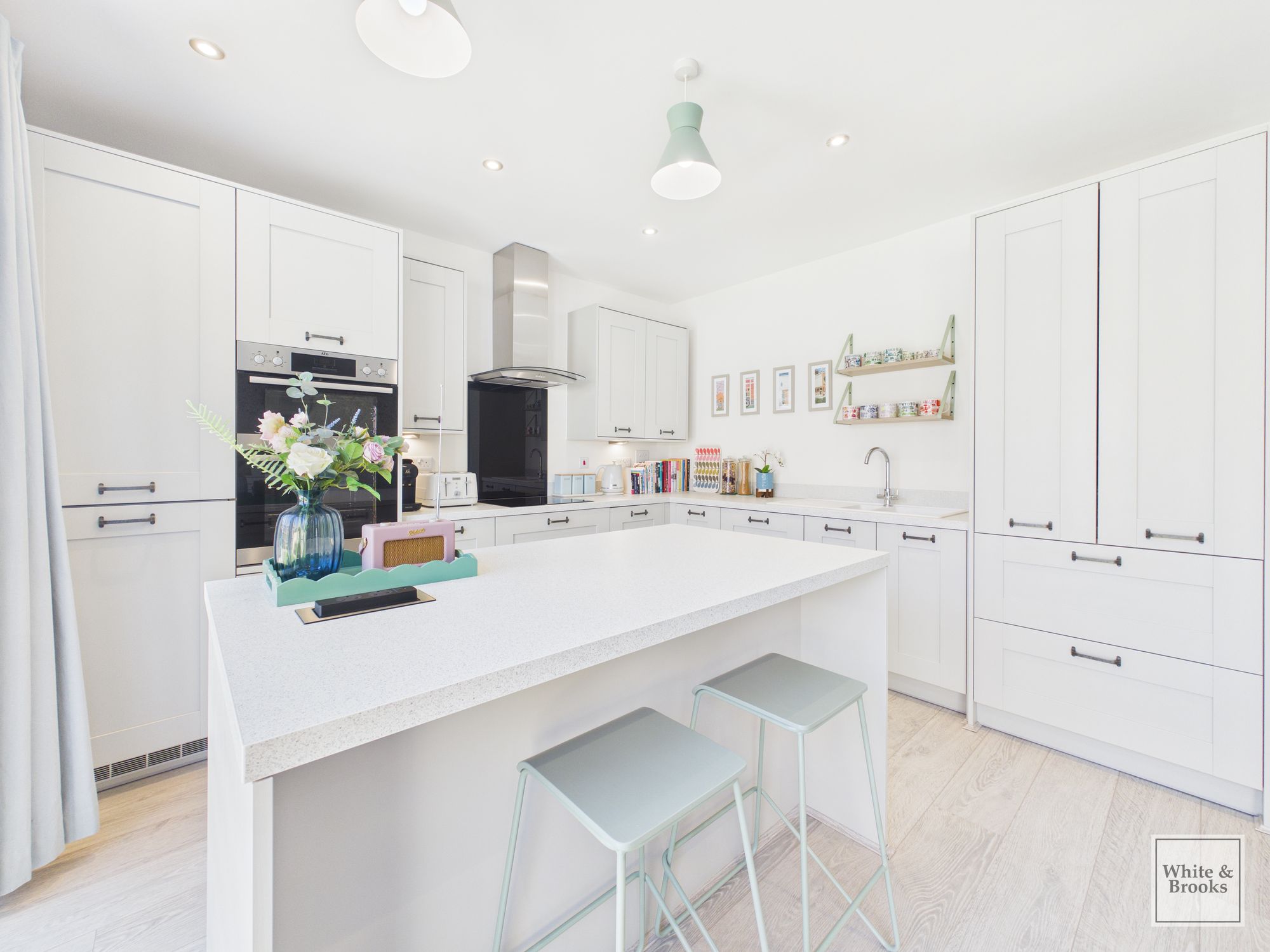 3 bed detached house for sale in Stable Crescent, Chichester, PO19  - Property Image 7
