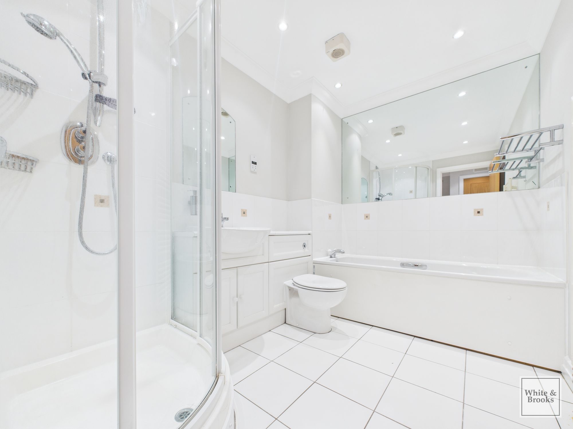 4 bed terraced town house for sale in Summersdale Road, Chichester, PO19 11