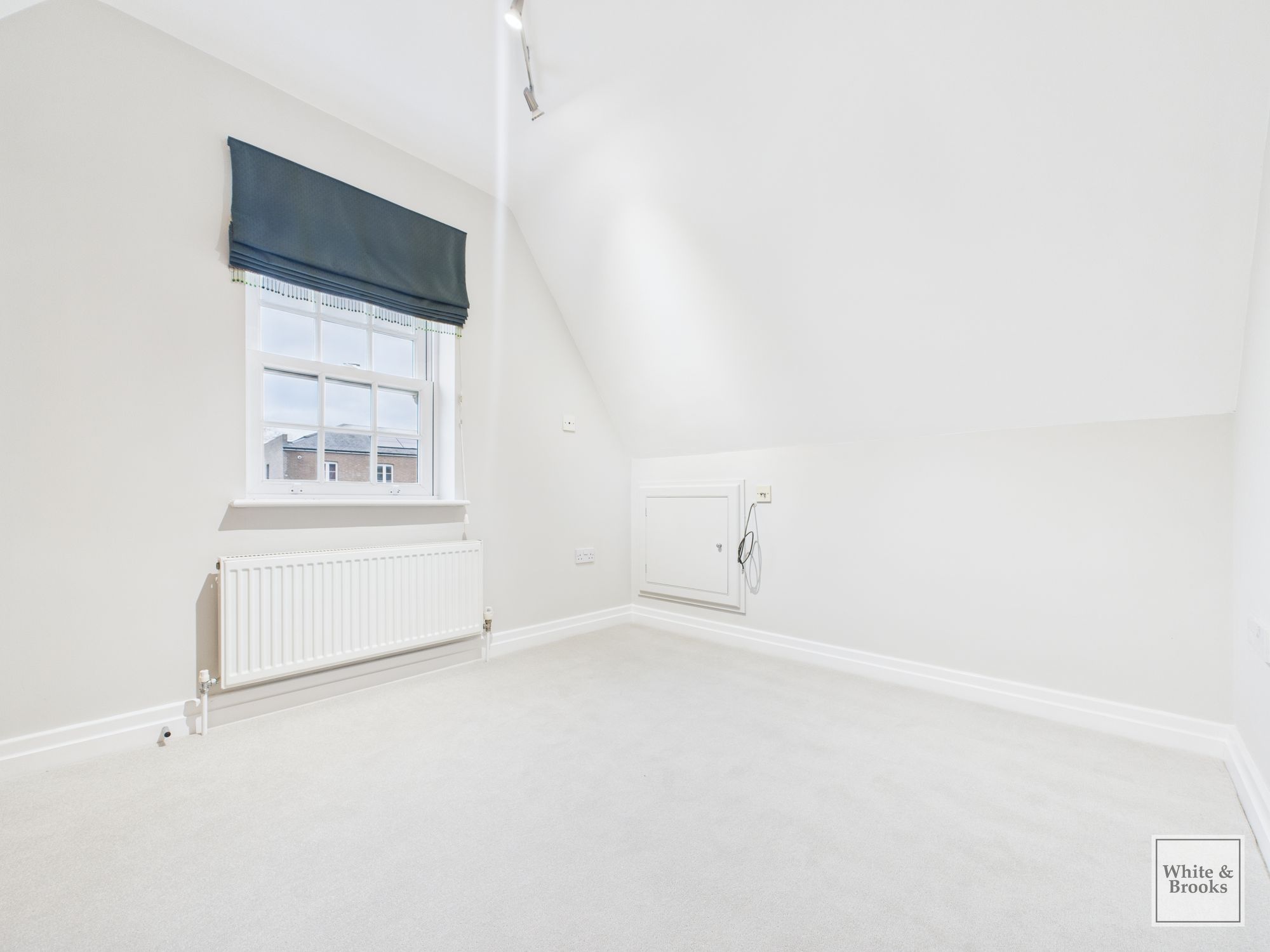 4 bed terraced town house for sale in Summersdale Road, Chichester, PO19 16