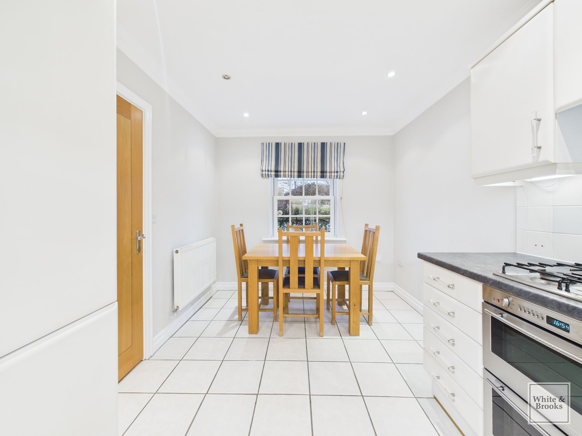 4 bed terraced town house for sale in Summersdale Road, Chichester, PO19  - Property Image 5