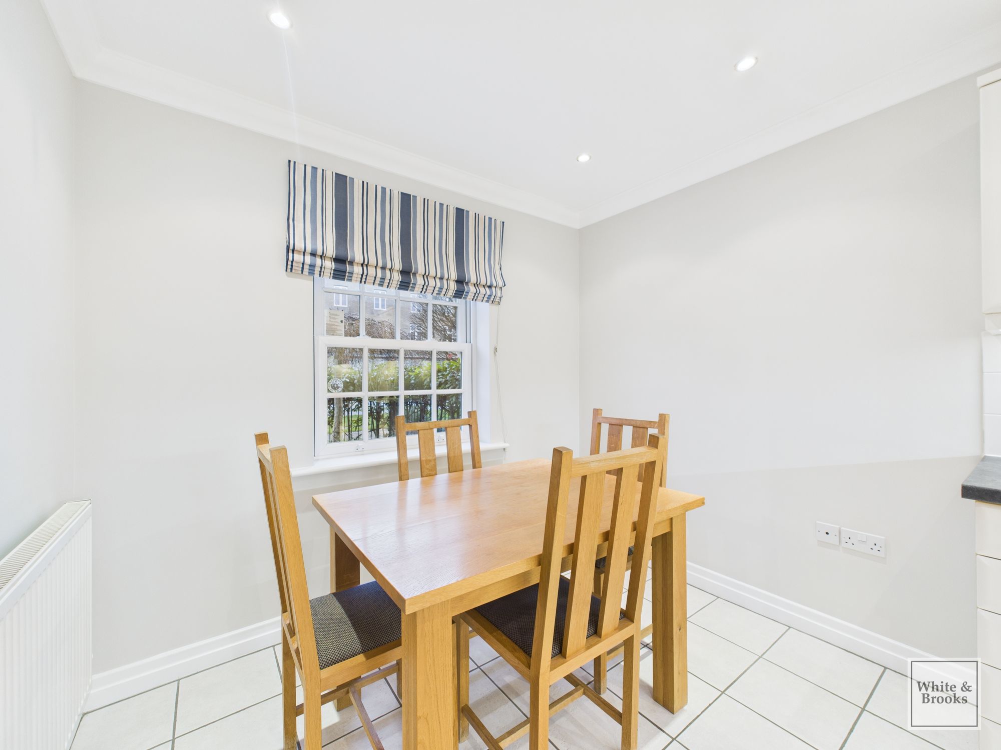 4 bed terraced town house for sale in Summersdale Road, Chichester, PO19 9