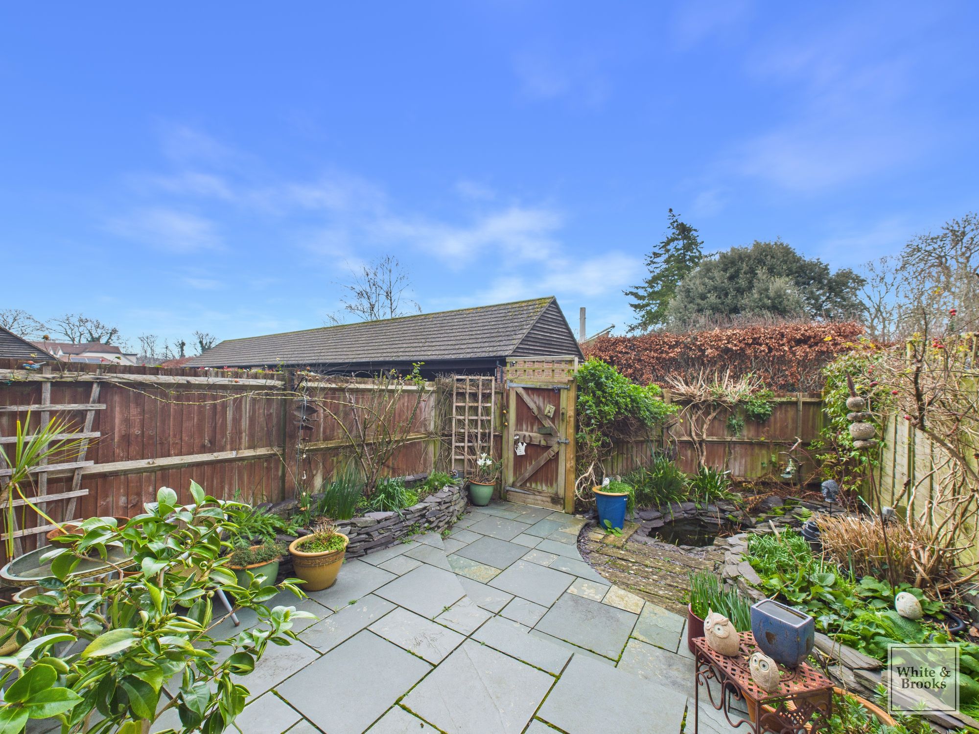 4 bed terraced town house for sale in Summersdale Road, Chichester, PO19 2