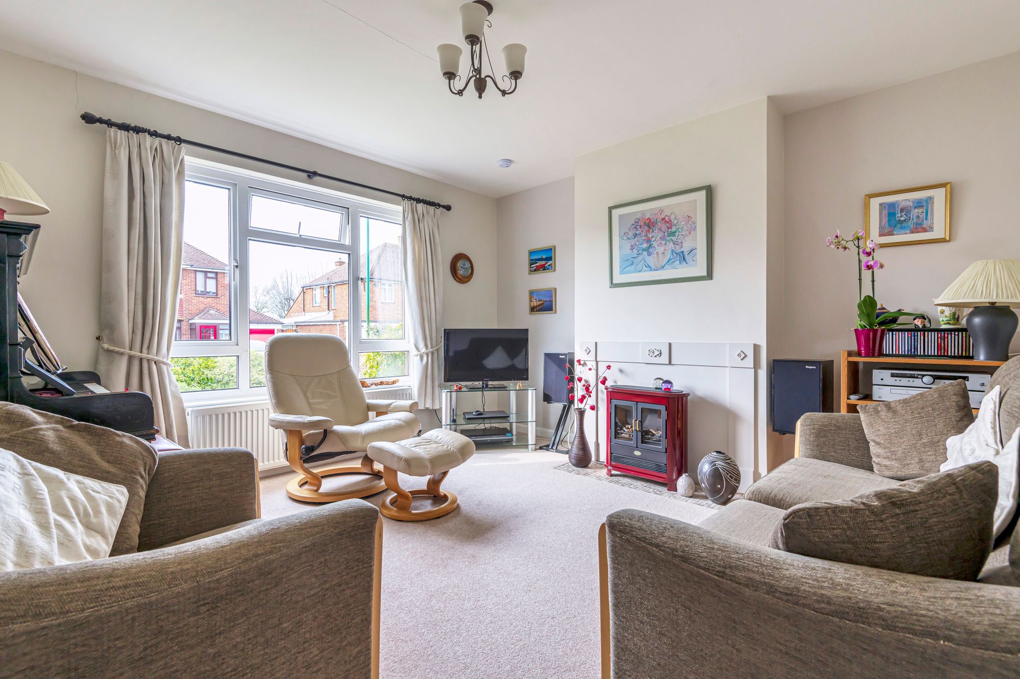 3 bed semi-detached house for sale in Wiston Avenue, Chichester, PO19  - Property Image 3