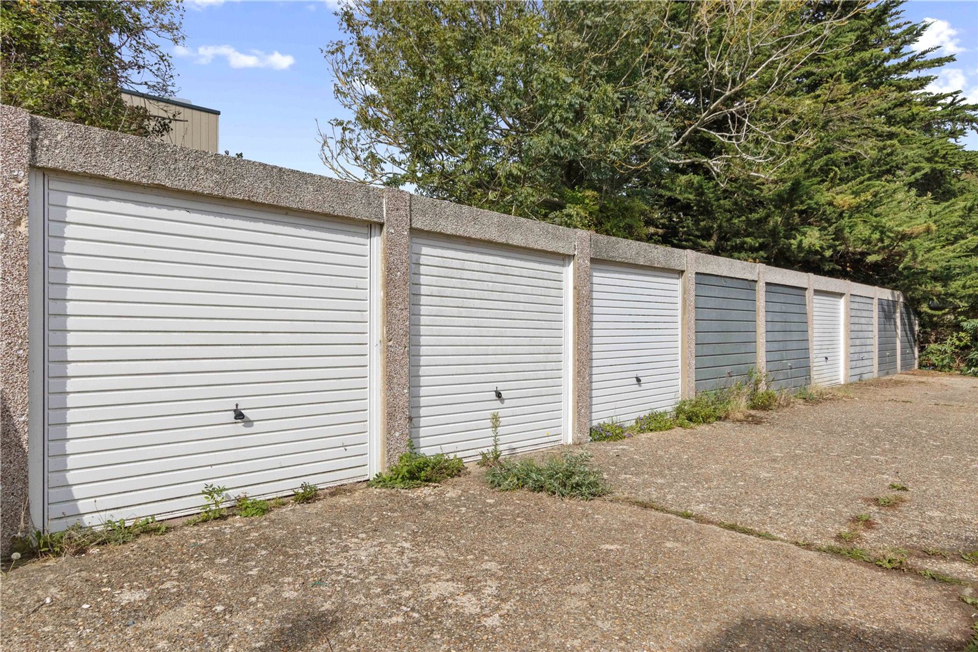 3 bed mid-terraced house for sale in Pinewood Gardens, Bognor Regis, PO21 14