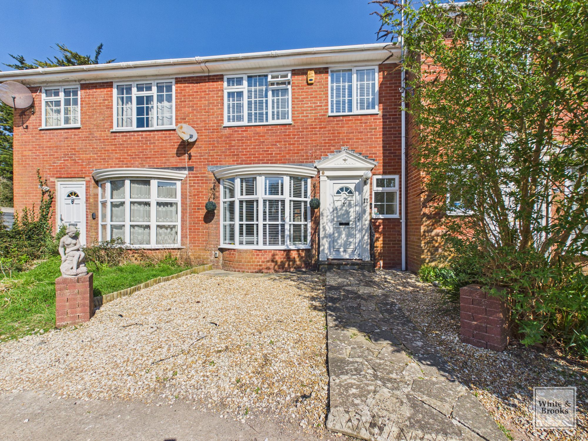 3 bed mid-terraced house for sale in Pinewood Gardens, Bognor Regis, PO21 15