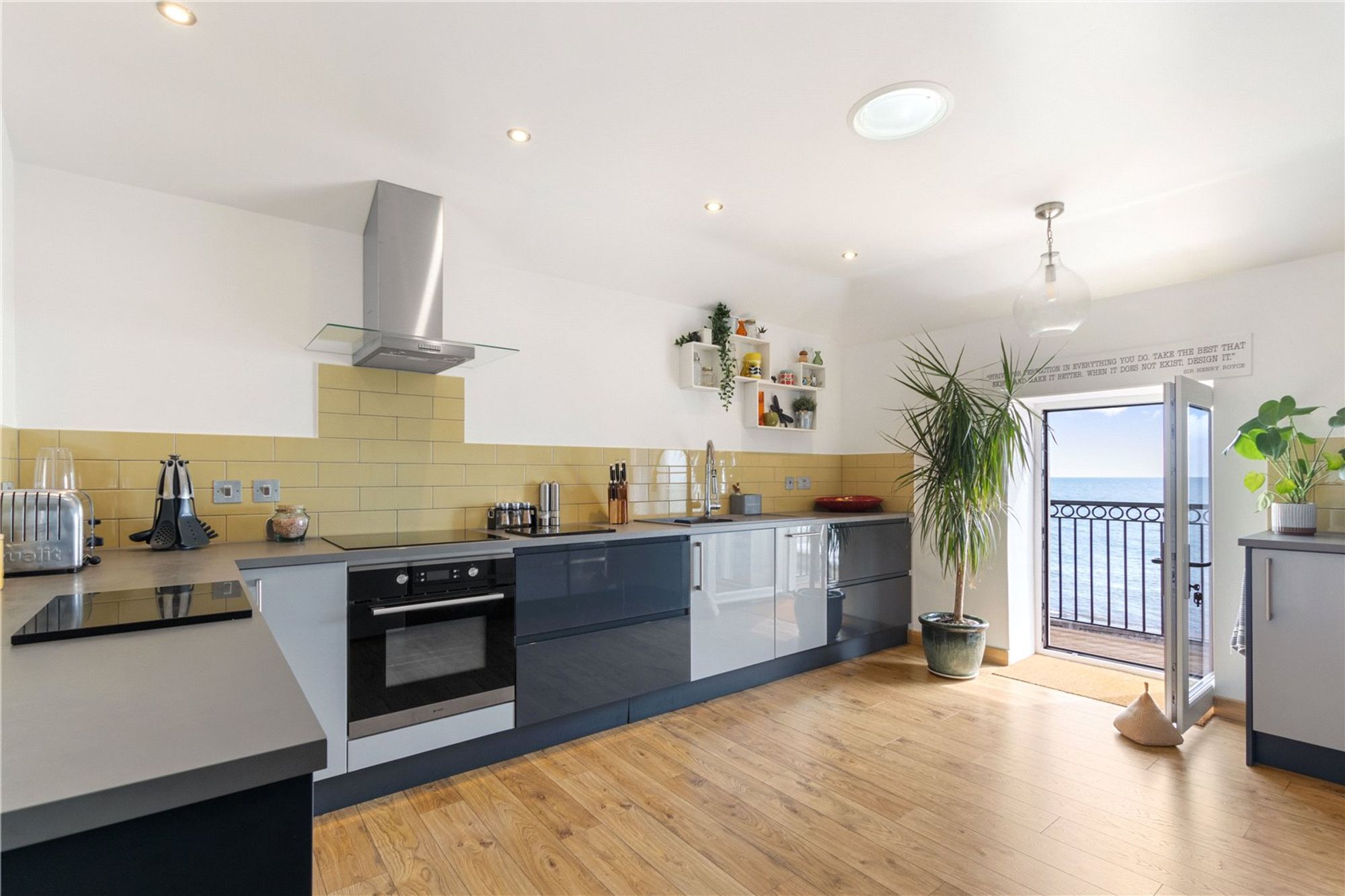 2 bed apartment for sale in The Esplanade, Bognor Regis, PO21  - Property Image 3