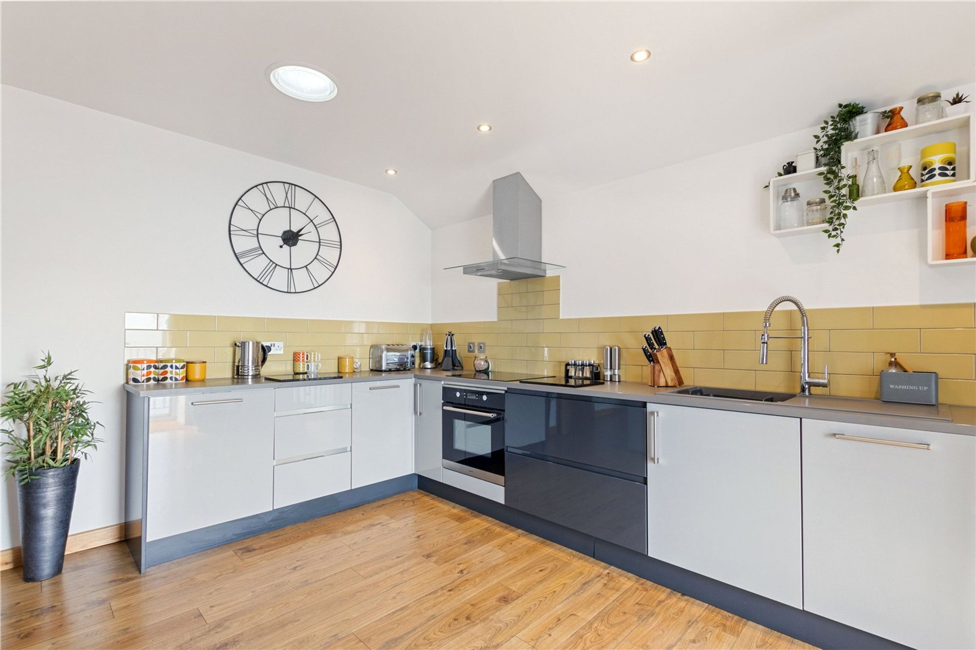 2 bed apartment for sale in The Esplanade, Bognor Regis, PO21  - Property Image 14