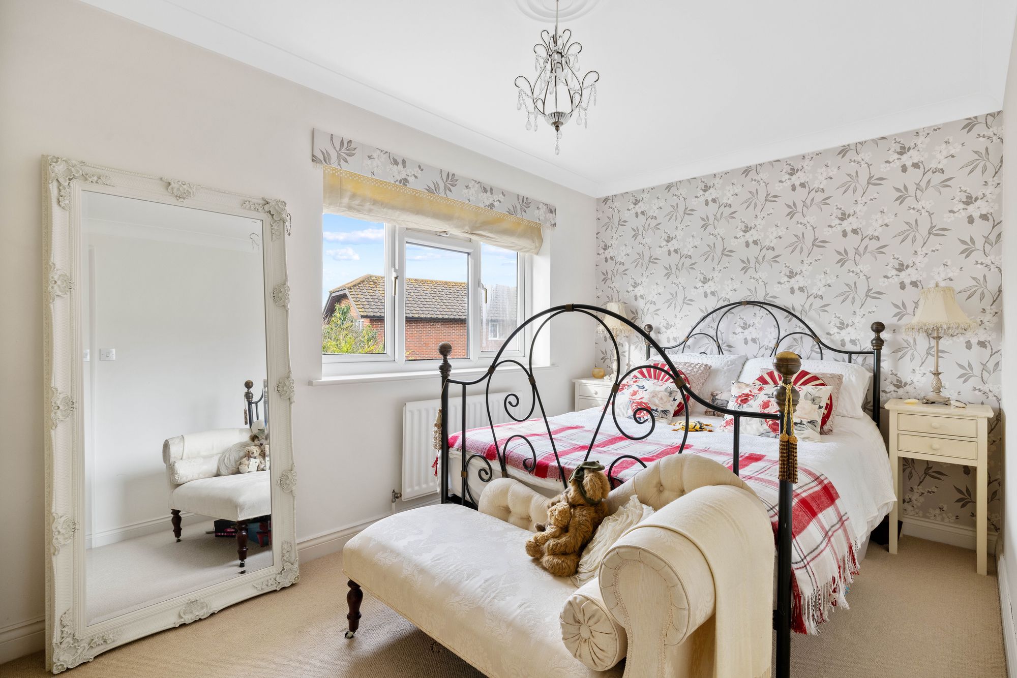 3 bed detached house for sale in Rosemary Close, Rose Green, PO21 3UB  - Property Image 5