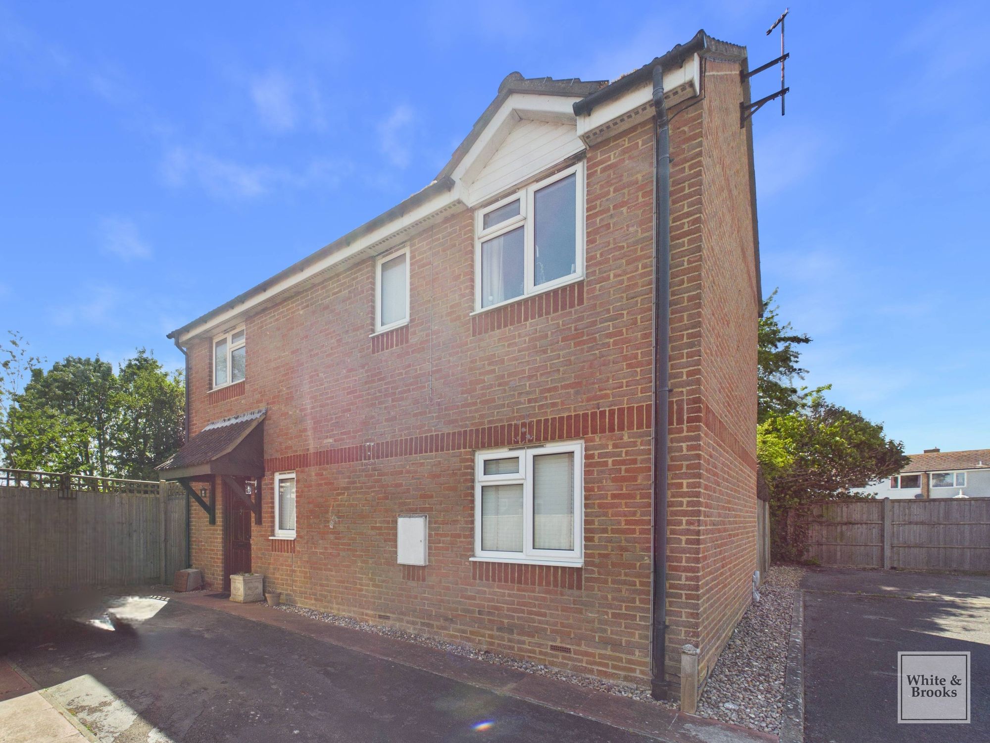 3 bed detached house for sale in Rosemary Close, Rose Green, PO21 3UB - Property Image 1