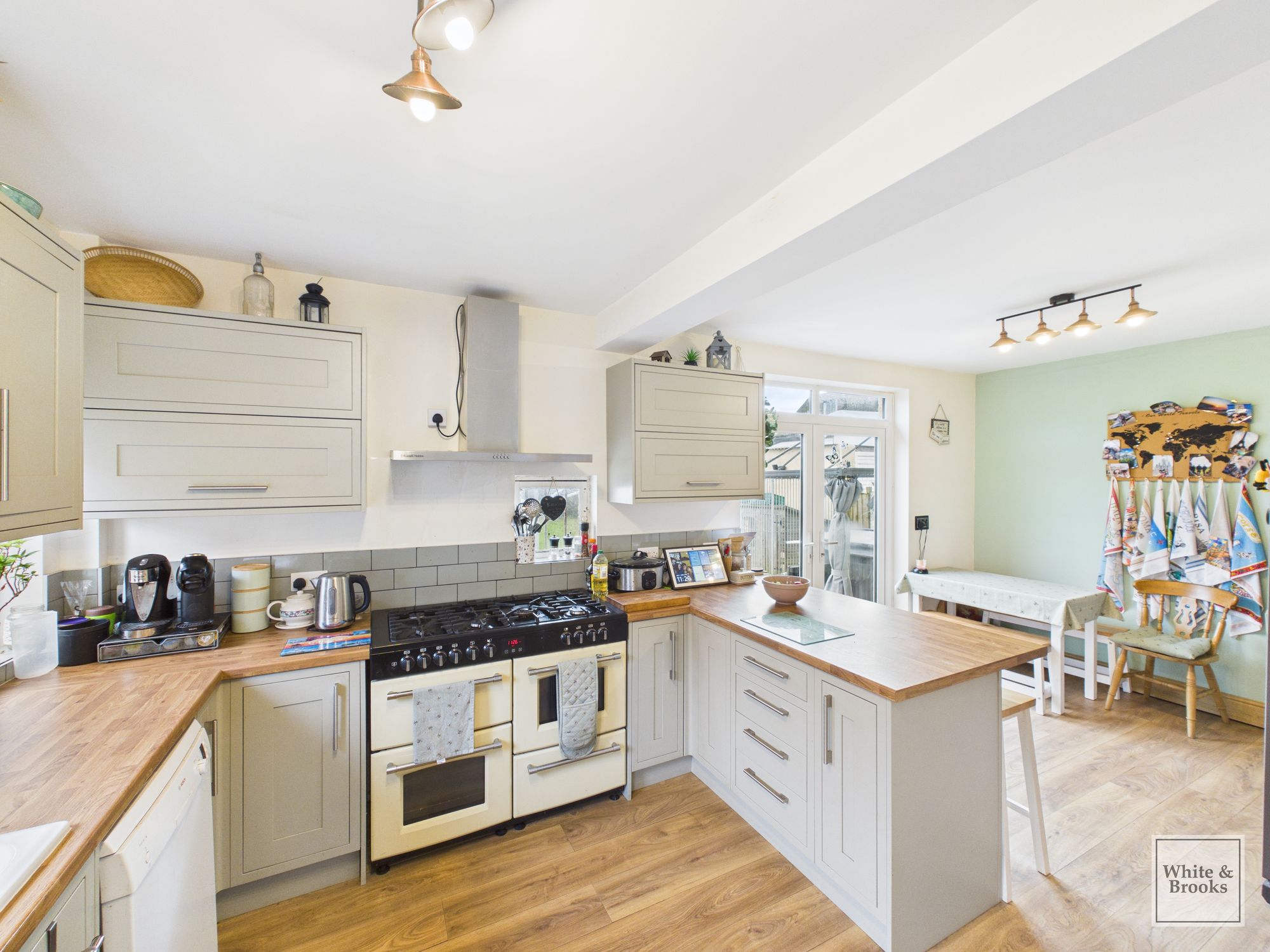 5 bed detached house for sale in Elm Grove, Bognor Regis, PO21  - Property Image 3