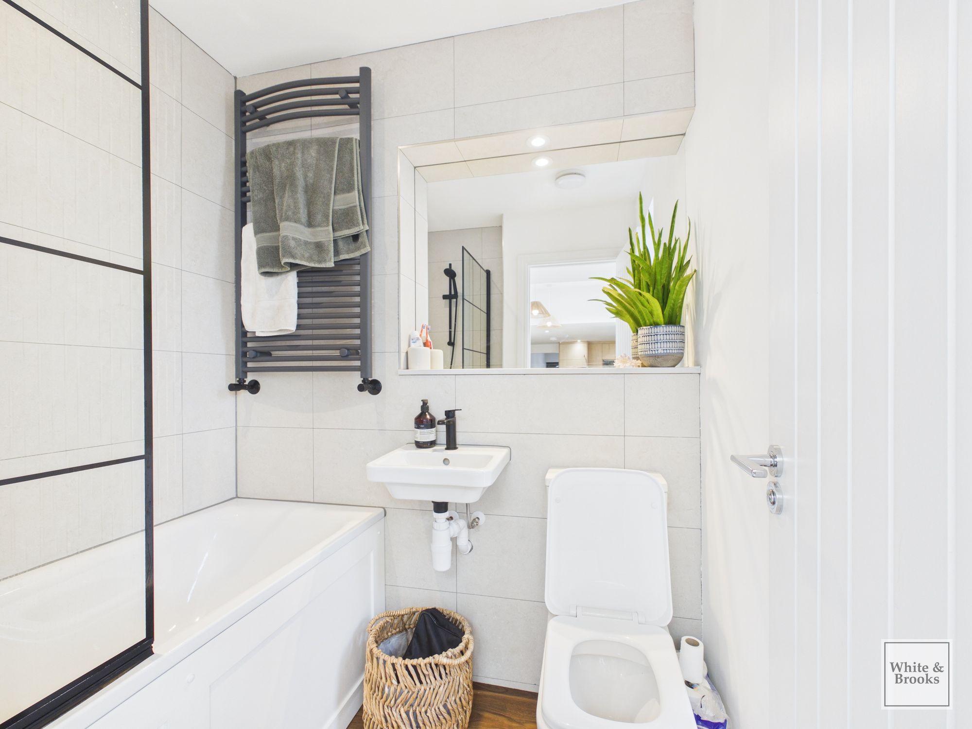 2 bed mid-terraced house for sale in Mead Lane, Bognor Regis, PO22 9