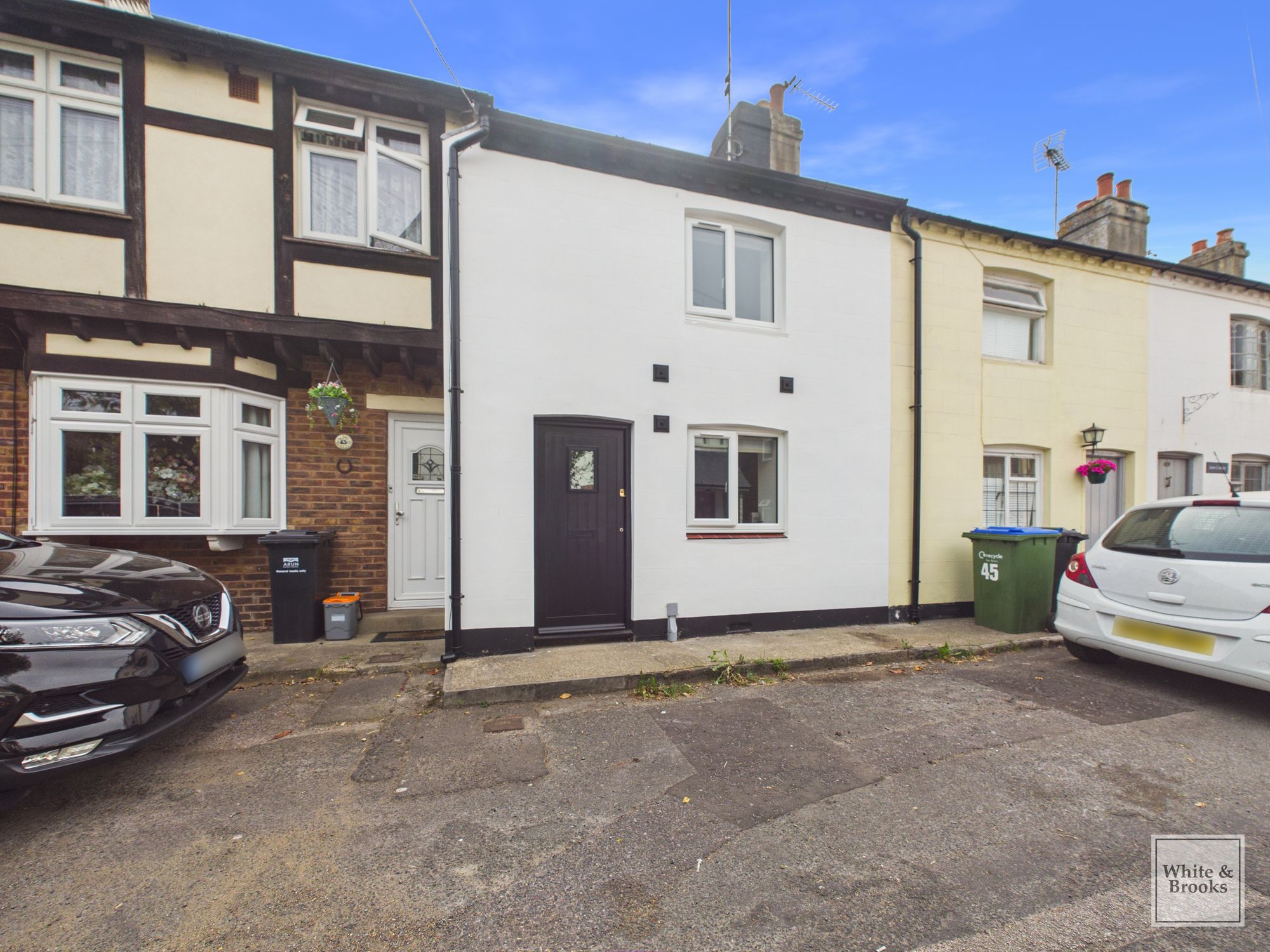 2 bed mid-terraced house for sale in Mead Lane, Bognor Regis, PO22  - Property Image 1