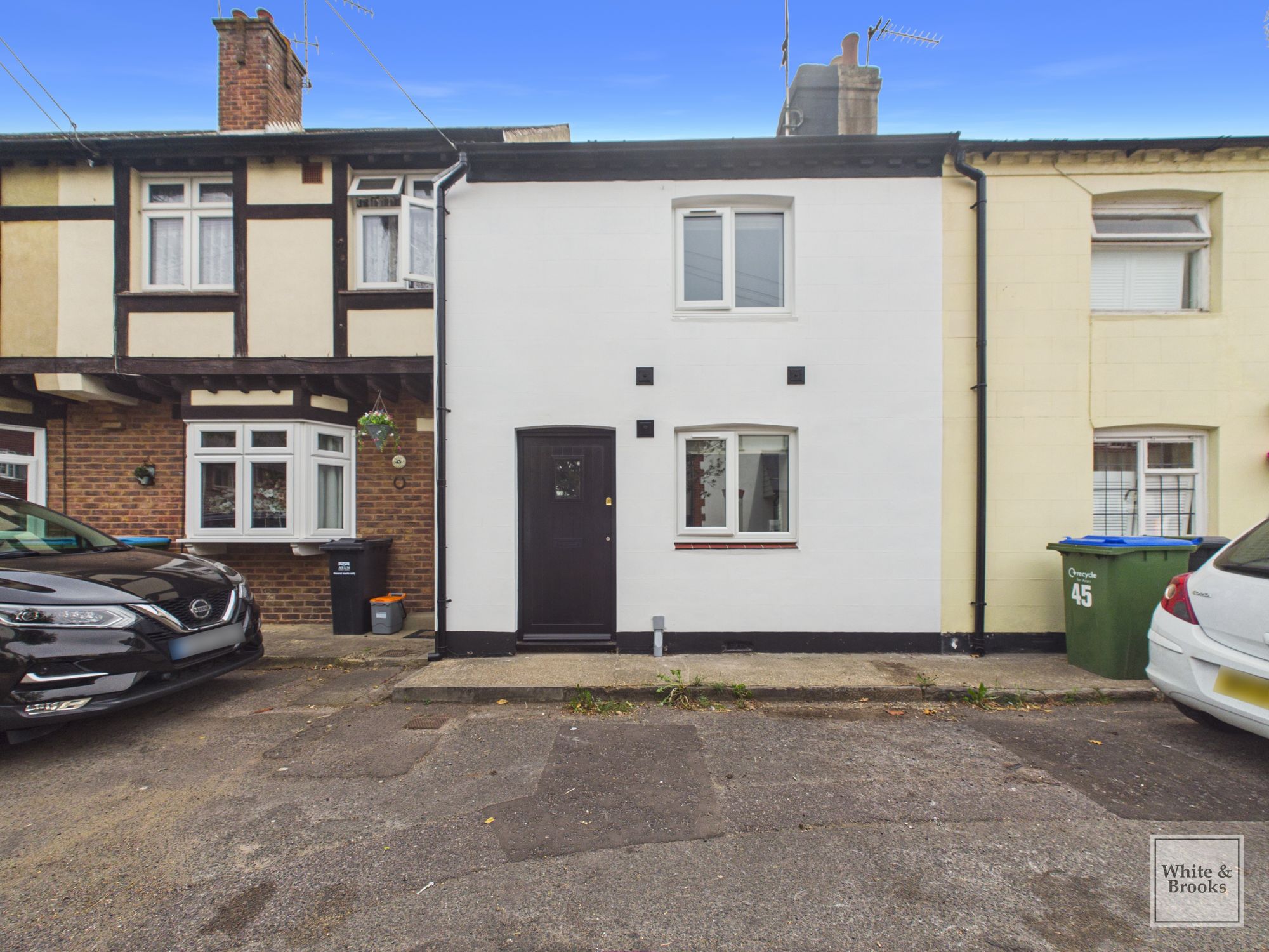 2 bed mid-terraced house for sale in Mead Lane, Bognor Regis, PO22 15