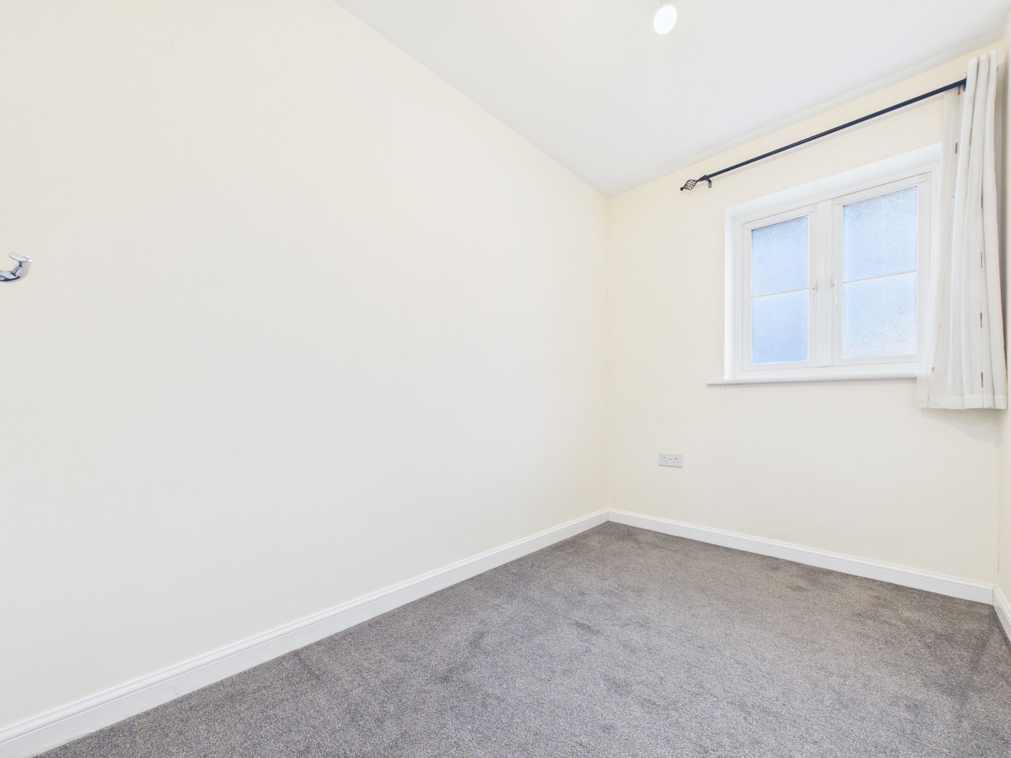 3 bed mid-terraced house for sale in Blackberry Copse, Felpham, PO22 13
