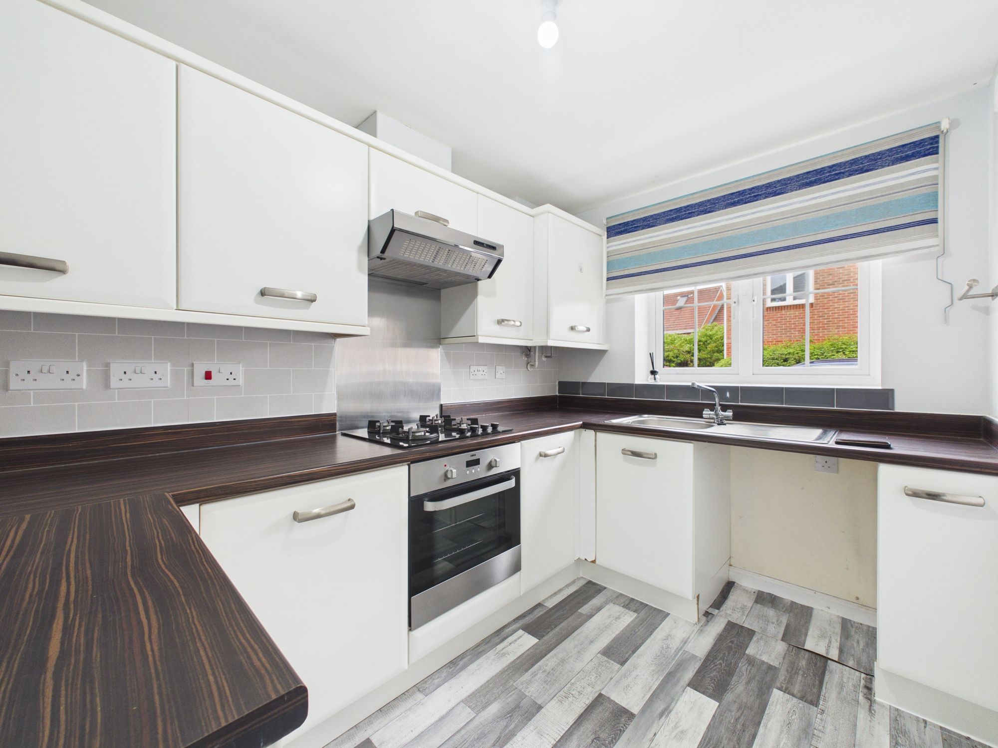 3 bed mid-terraced house for sale in Blackberry Copse, Felpham, PO22  - Property Image 4