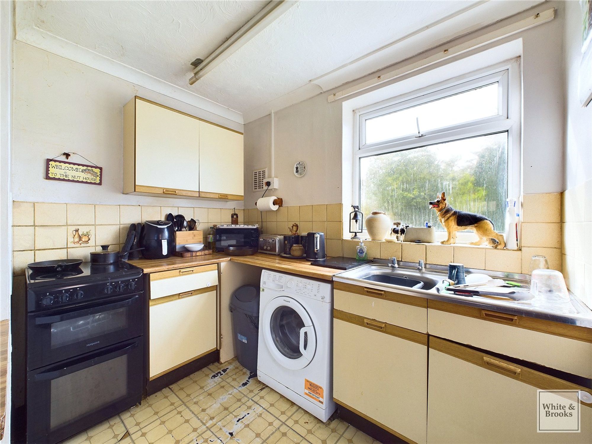 3 bed detached house for sale in Grosvenor Road, Chichester, PO19  - Property Image 3