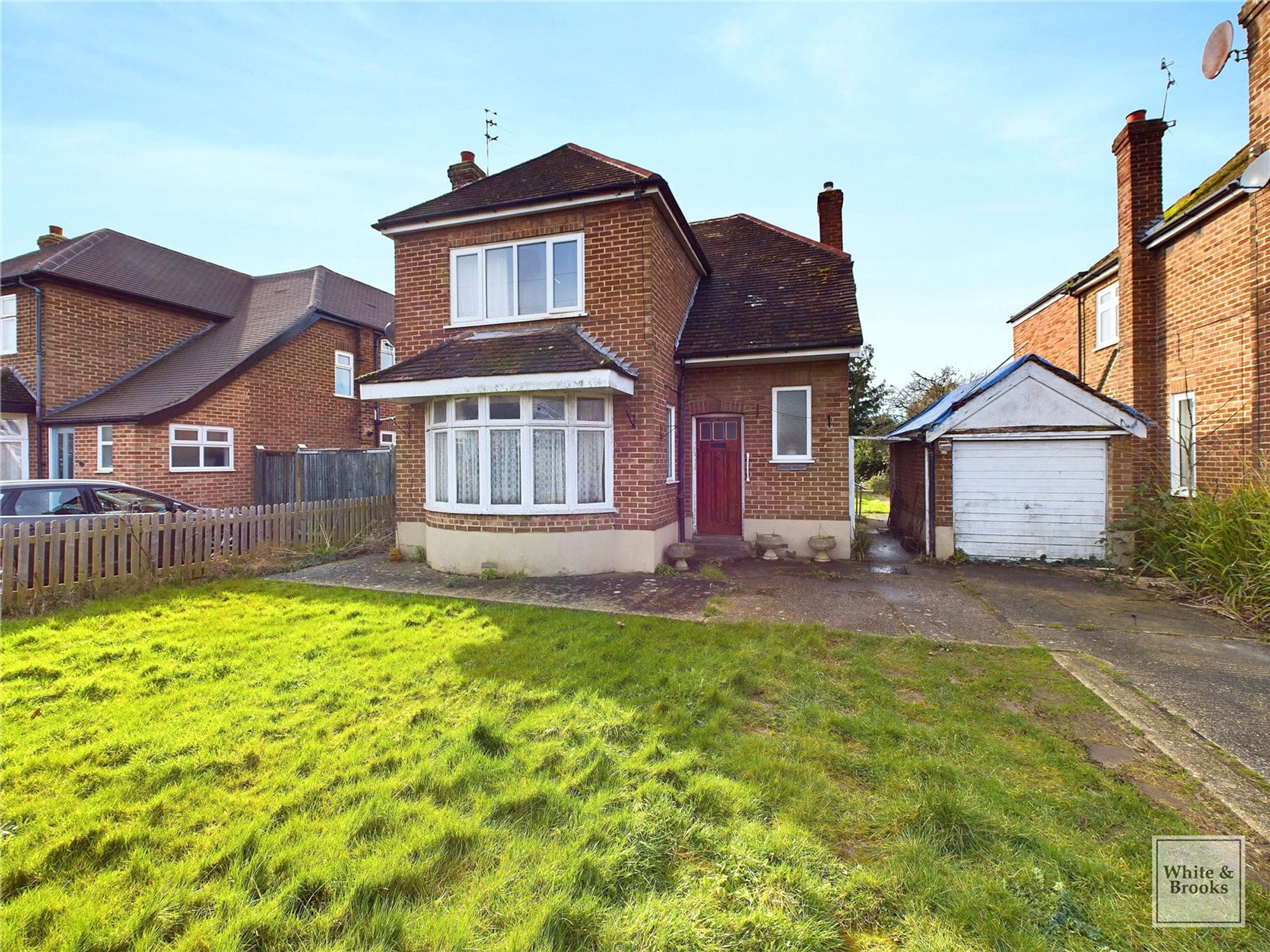 3 bed detached house for sale in Grosvenor Road, Chichester, PO19 - Property Image 1